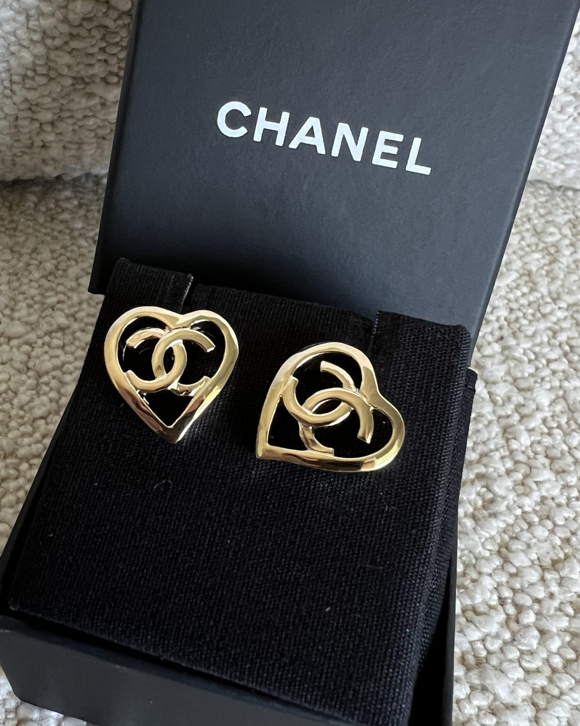 CHANEL Earrings Gold 22P Chanel CC Heart Small Earrings Light Gold -Knockoff
