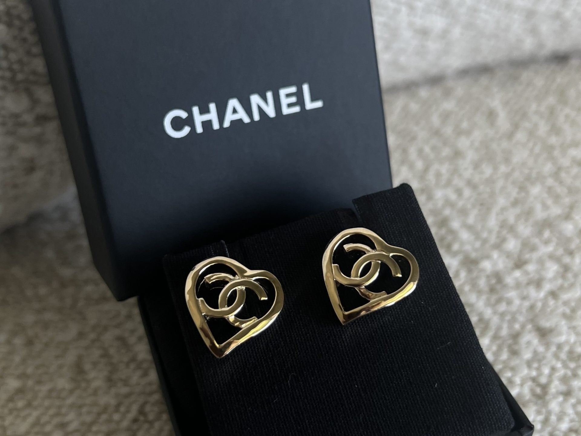 CHANEL Earrings Gold 22P Chanel CC Heart Small Earrings Light Gold -Knockoff
