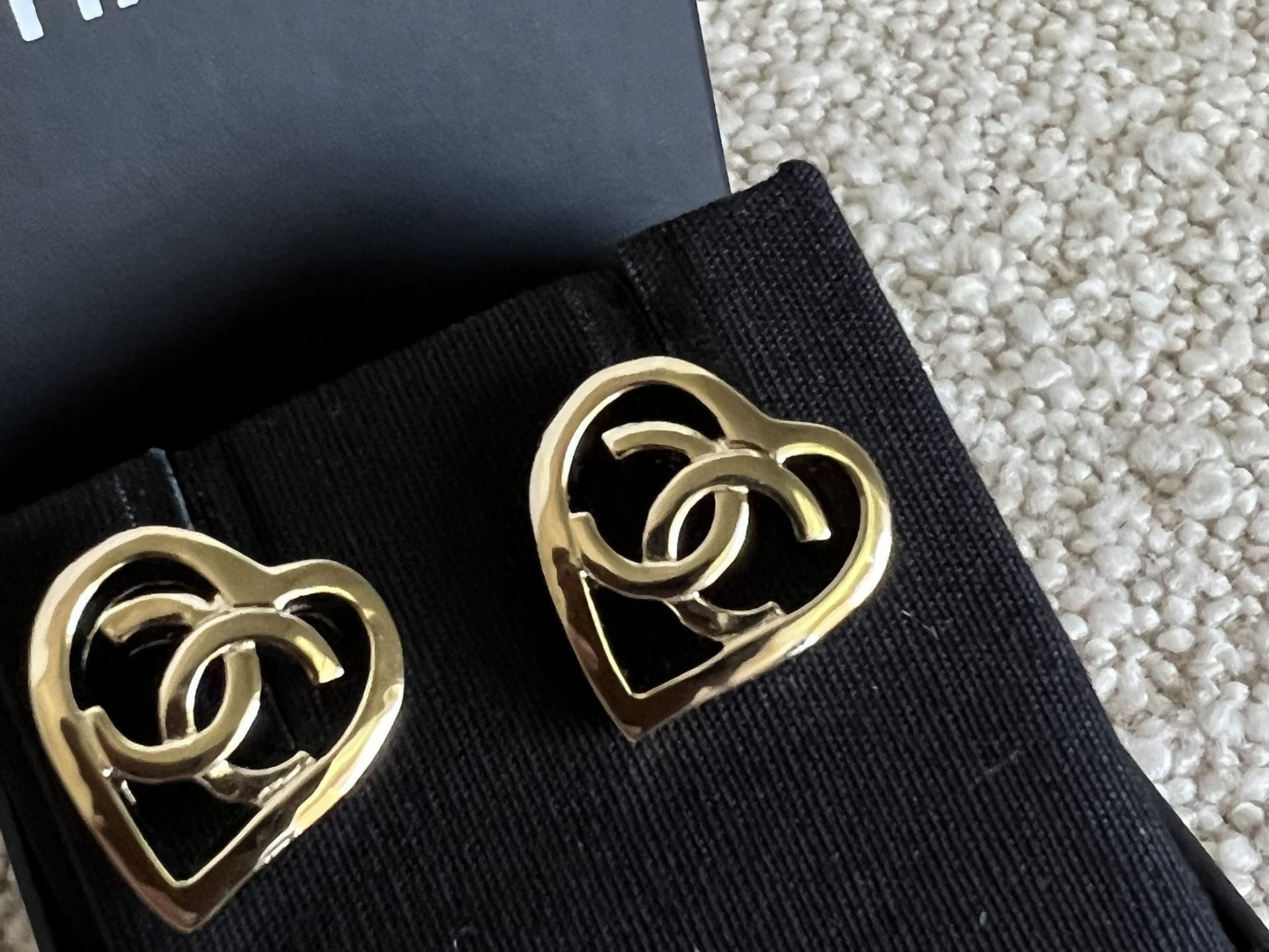 CHANEL Earrings Gold 22P Chanel CC Heart Small Earrings Light Gold -Knockoff
