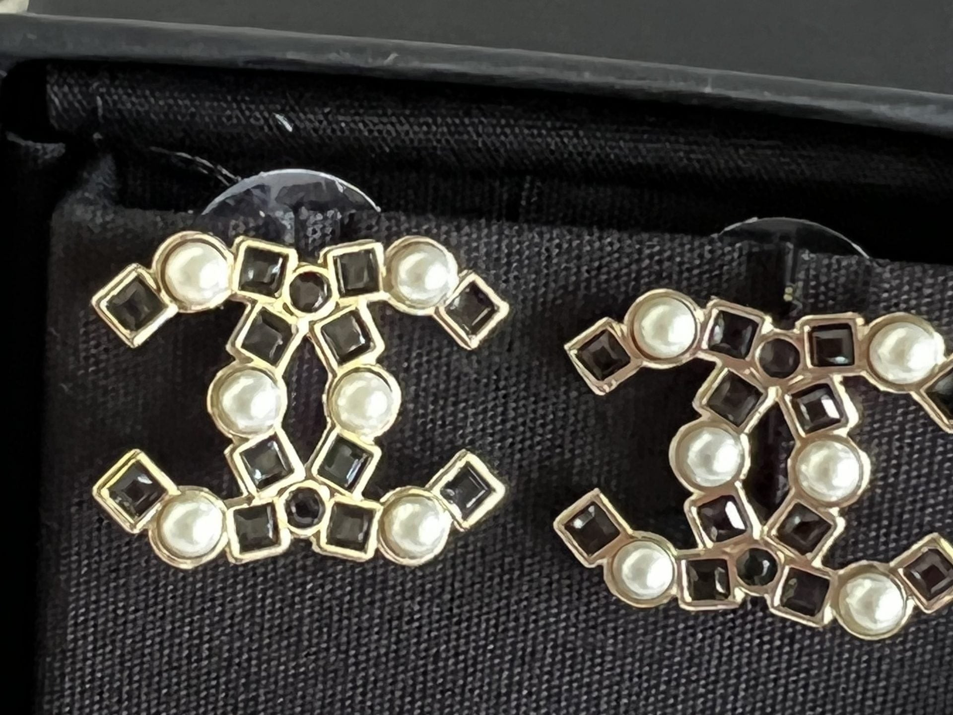 CHANEL Earrings Gold 22P Gold Black Crystal Pearl Earrings -Knockoff
