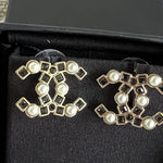 CHANEL Earrings Gold 22P Gold Black Crystal Pearl Earrings -Knockoff
