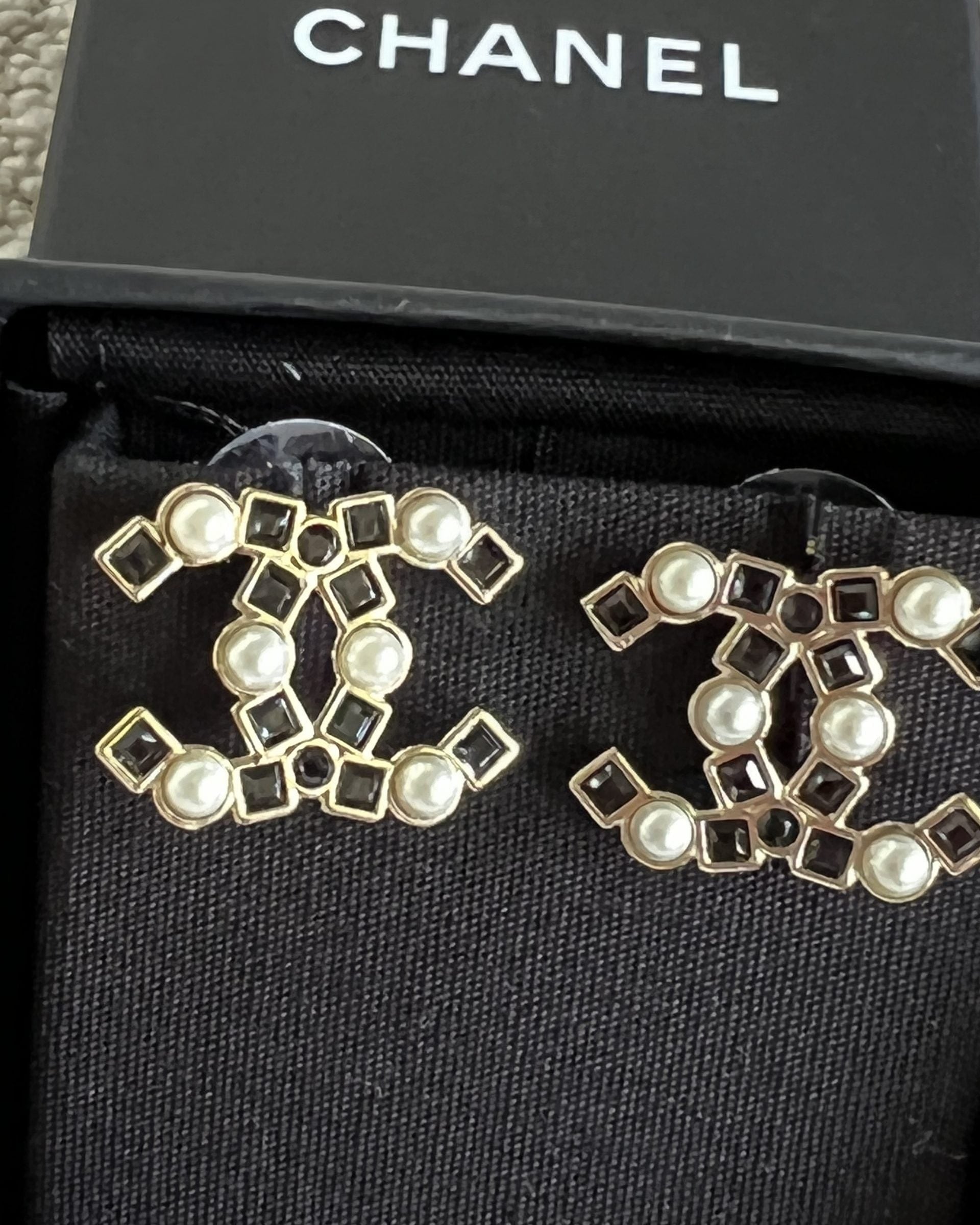 CHANEL Earrings Gold 22P Gold Black Crystal Pearl Earrings -Knockoff
