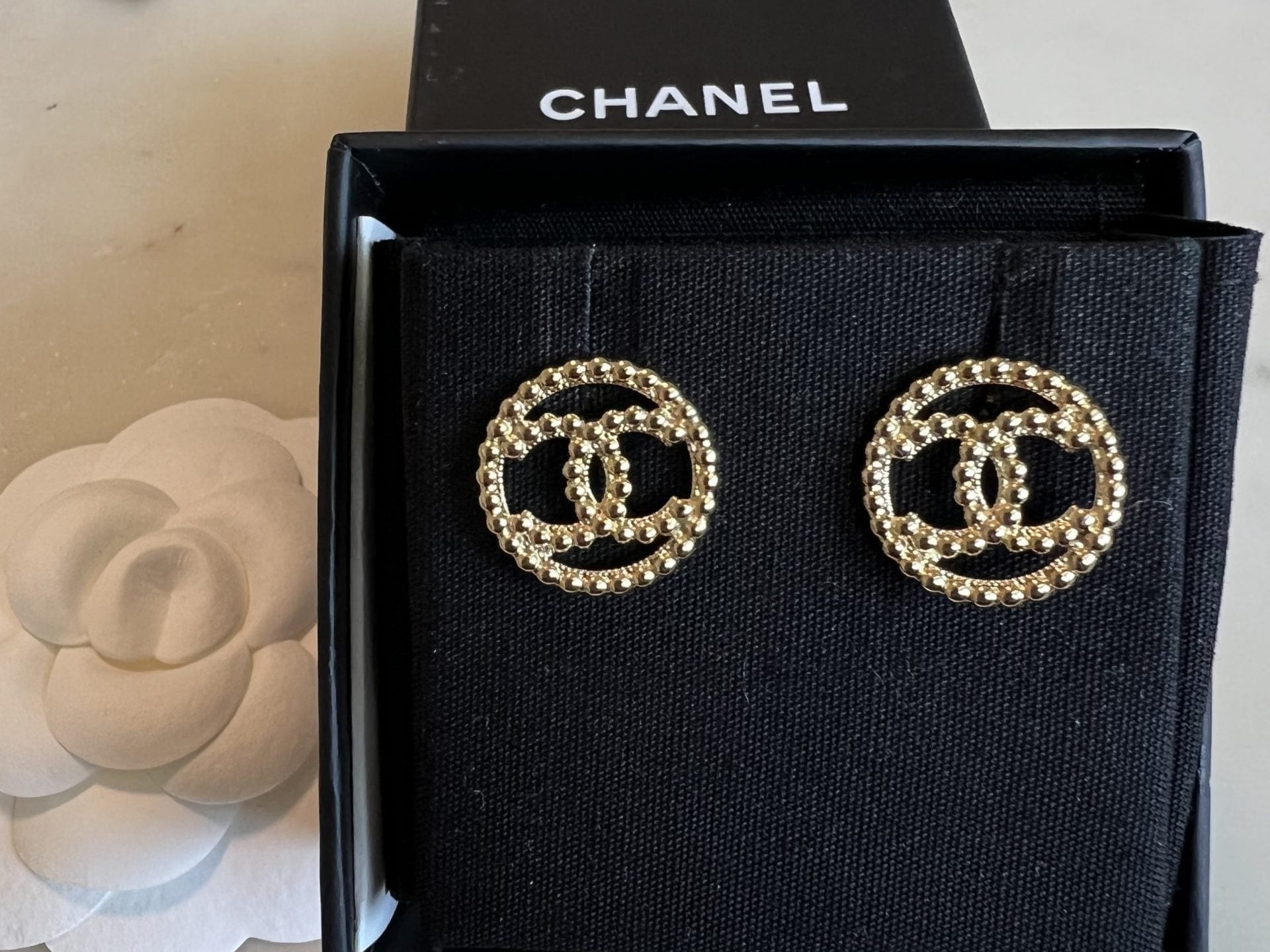 CHANEL Earrings Gold CC Round Earrings -Knockoff
