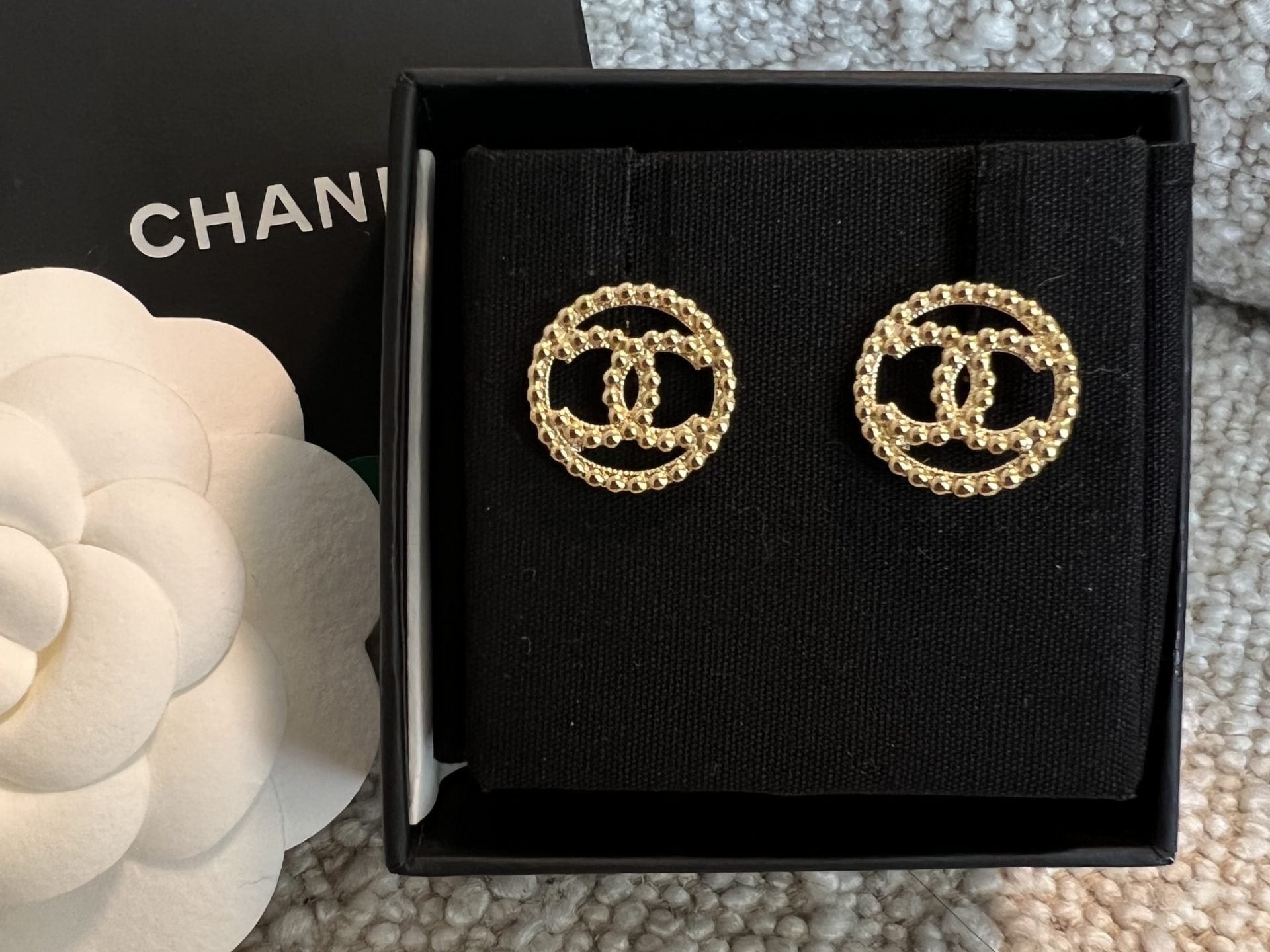 CHANEL Earrings Gold CC Round Earrings -Knockoff
