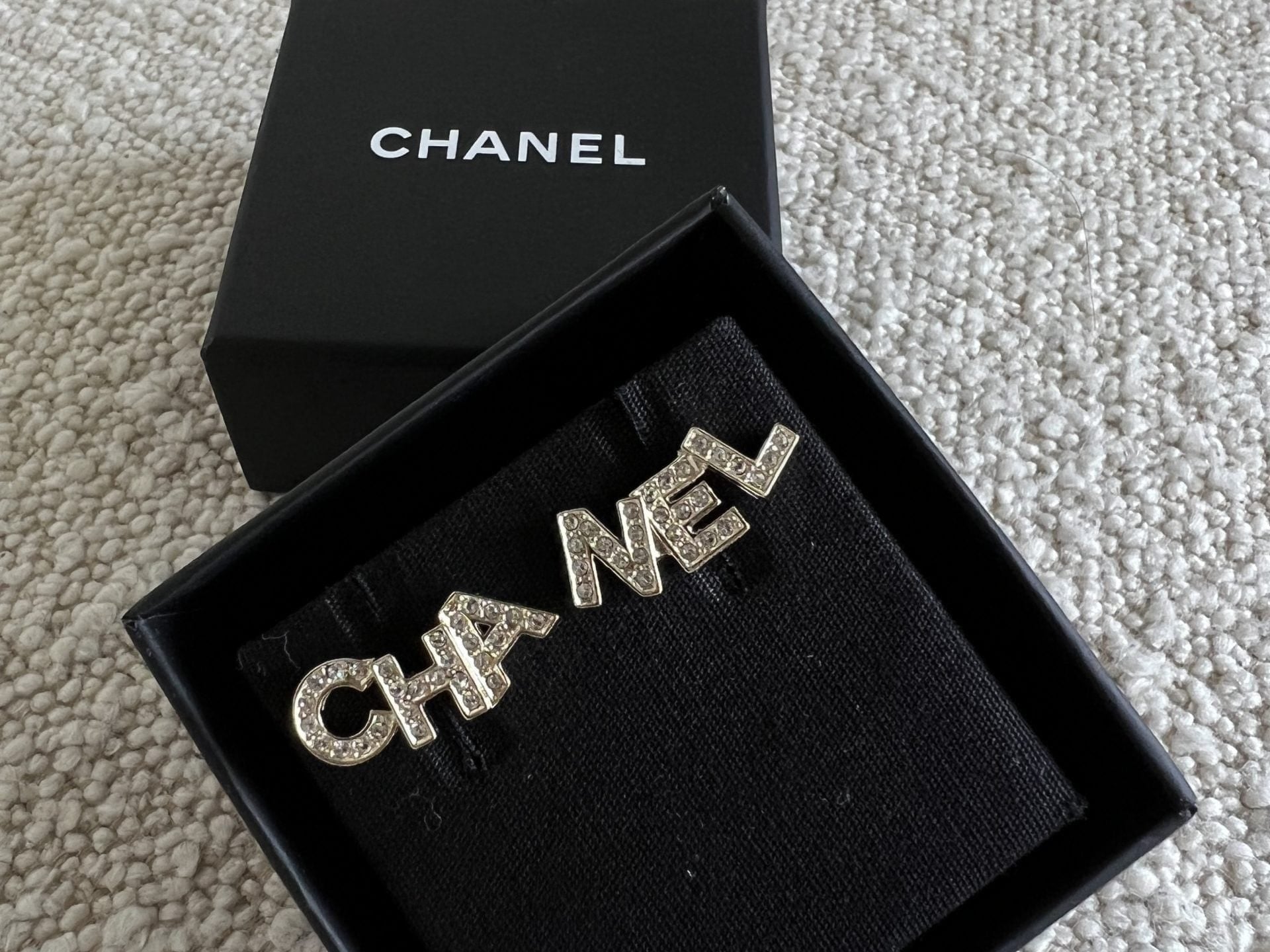 CHANEL Earrings Gold Cha-Nel Earrings -Knockoff
