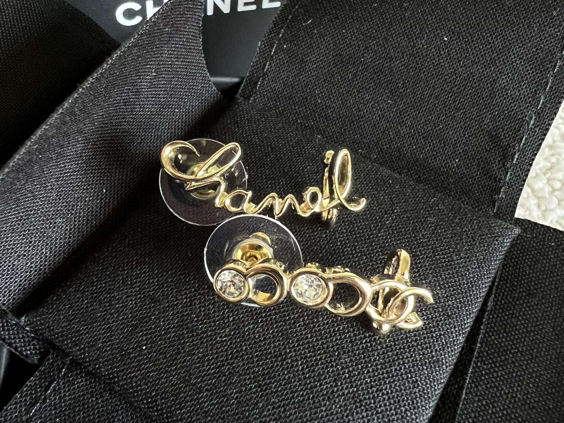 CHANEL Earrings Gold Chanel and Crystal Earrings Light Gold -Knockoff
