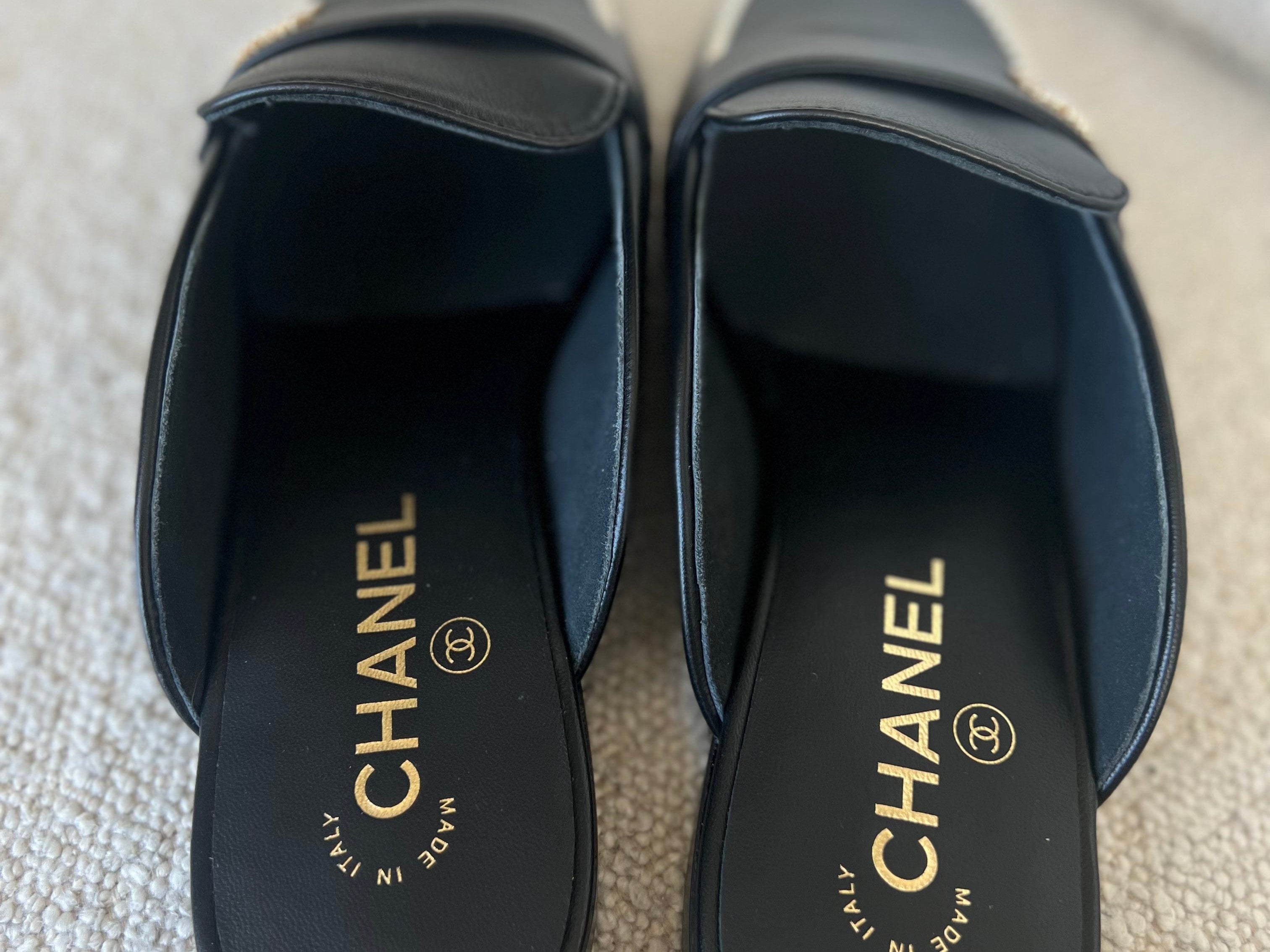 CHANEL Flats Chanel Black Leather CC Pearl Embellished Flat Loafers 40 -Knockoff
