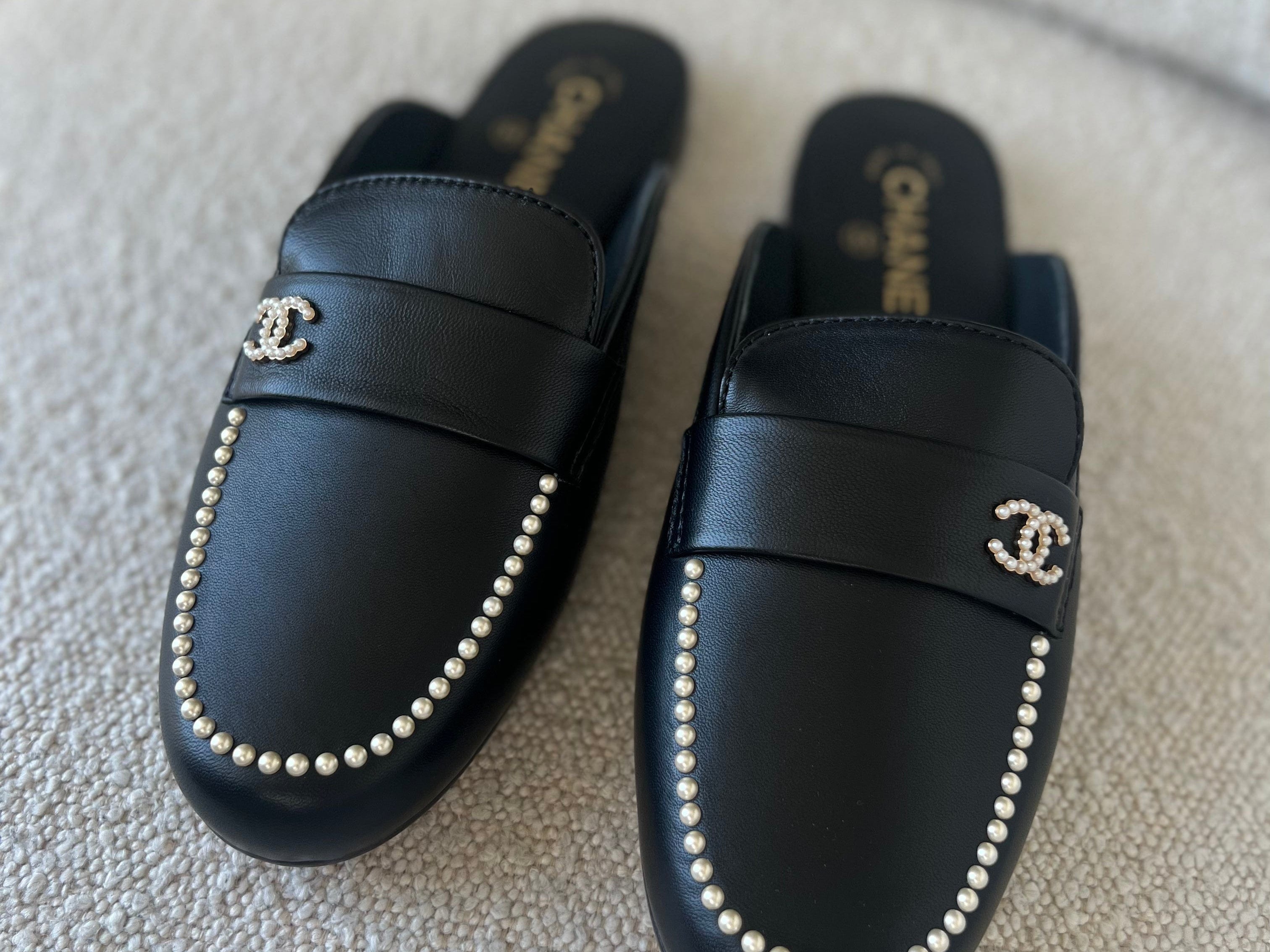 CHANEL Flats Chanel Black Leather CC Pearl Embellished Flat Loafers 40 -Knockoff
