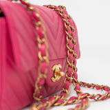 CHANEL Handbag 15s Pink Lambskin Chevron Mini Rectangular Flap Aged Gold Hardware -Knockoff
