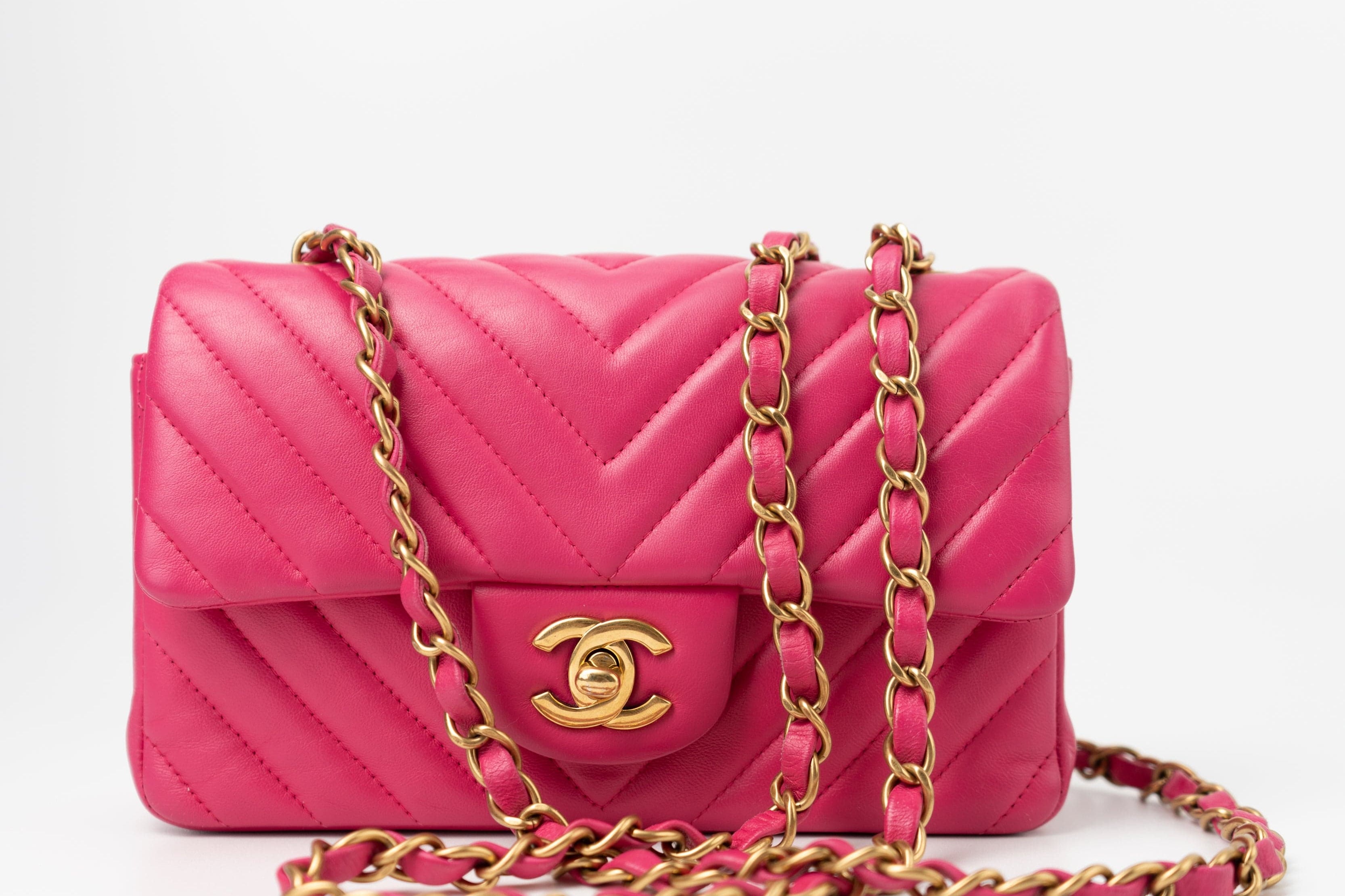 CHANEL Handbag 15s Pink Lambskin Chevron Mini Rectangular Flap Aged Gold Hardware -Knockoff
