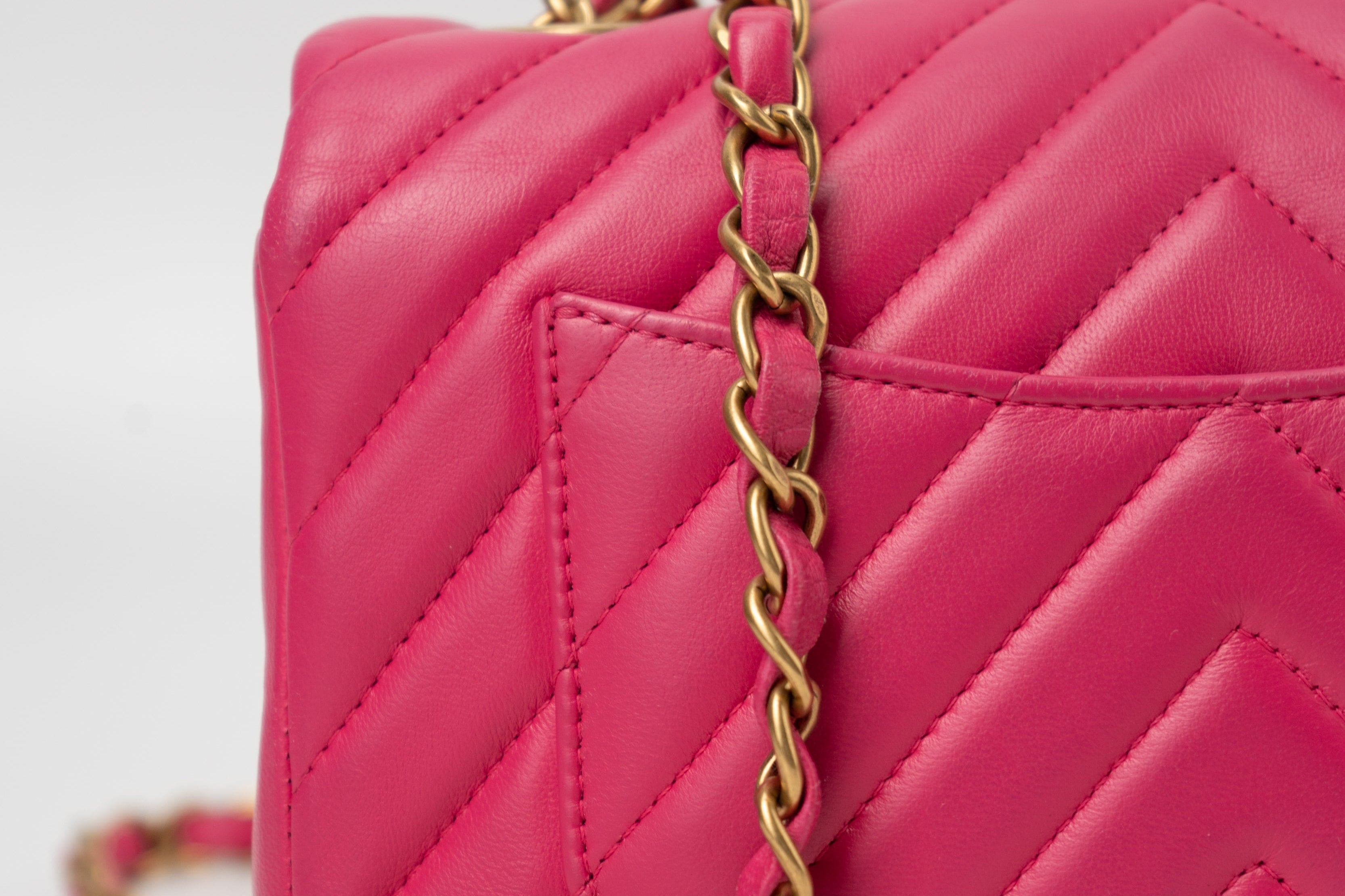 CHANEL Handbag 15s Pink Lambskin Chevron Mini Rectangular Flap Aged Gold Hardware -Knockoff
