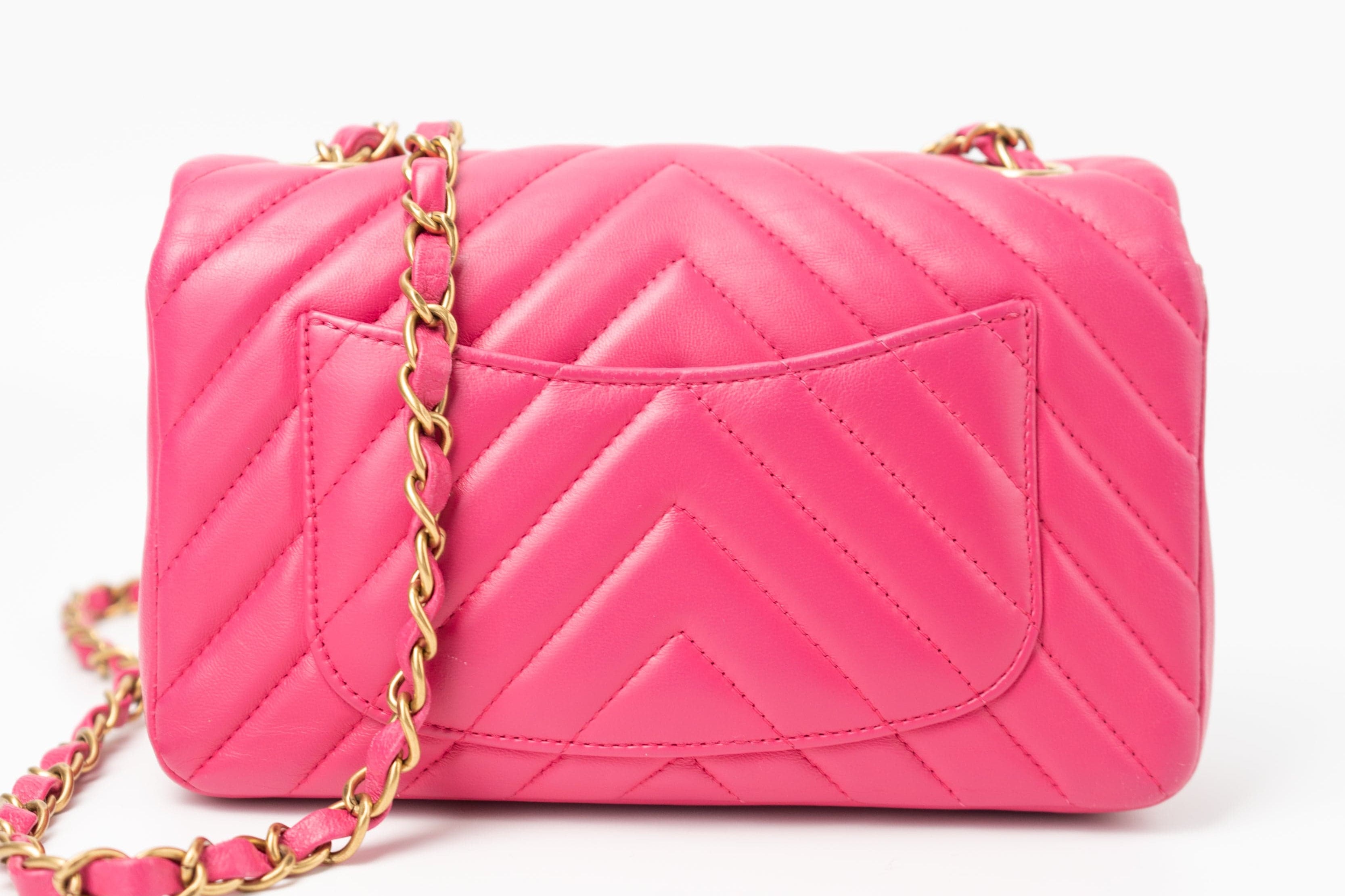 CHANEL Handbag 15s Pink Lambskin Chevron Mini Rectangular Flap Aged Gold Hardware -Knockoff
