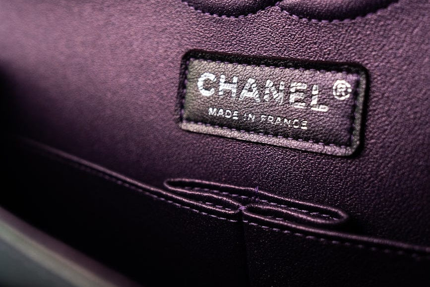 CHANEL Handbag 17S Purple Iridescent Lambskin Quilted Classic Flap Medium -Knockoff
