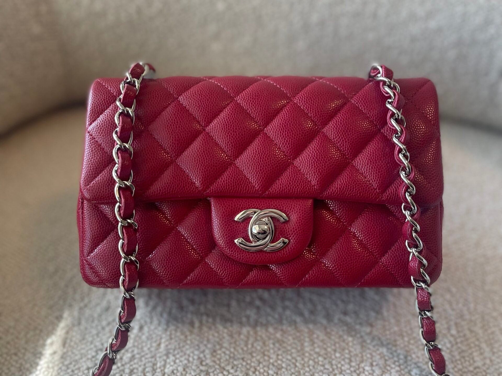 CHANEL Handbag 18B Raspberry Red Caviar Quilted Mini Rectangular Single Flap with Light Gold Hardware -Knockoff
