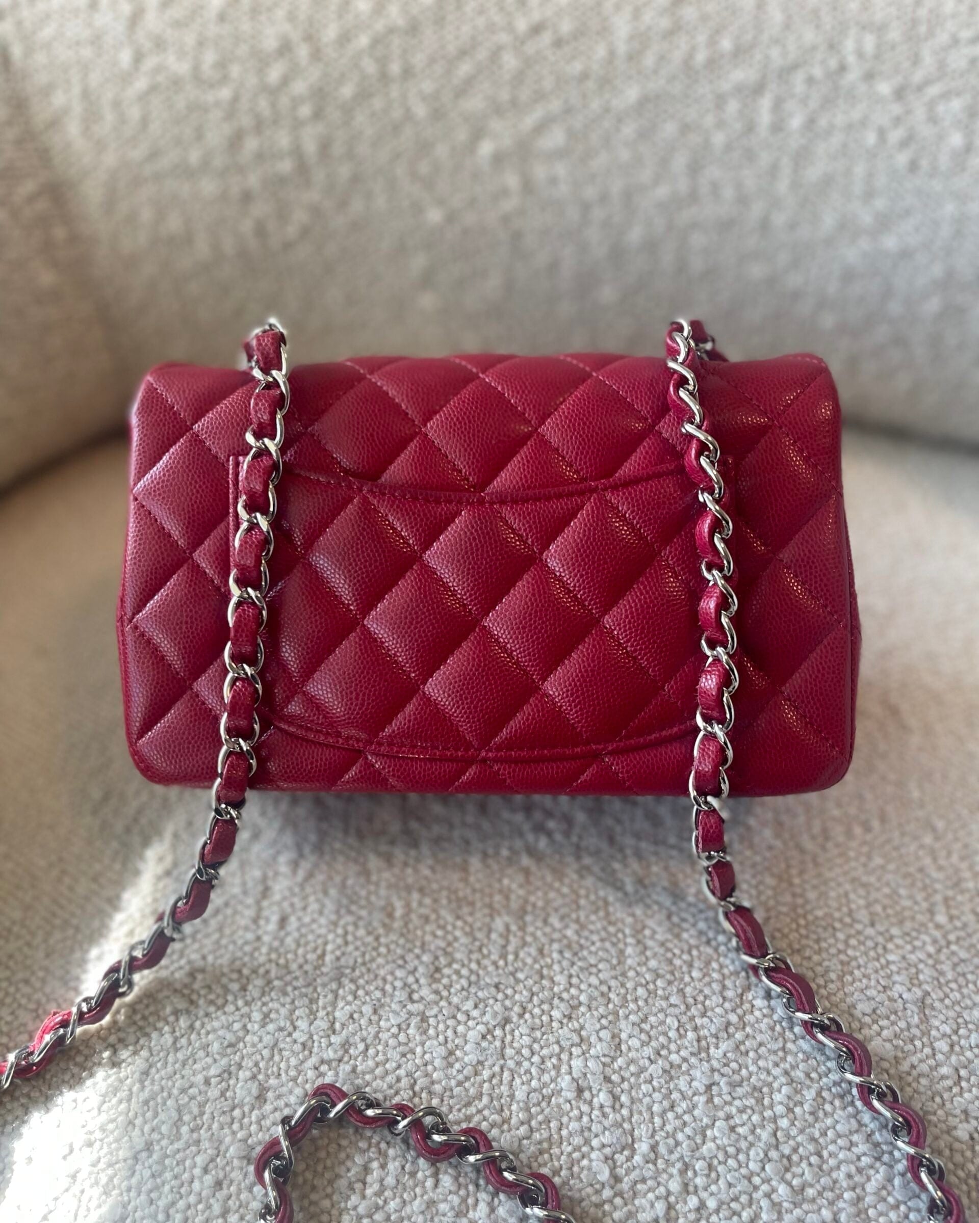 CHANEL Handbag 18B Raspberry Red Caviar Quilted Mini Rectangular Single Flap with Light Gold Hardware -Knockoff
