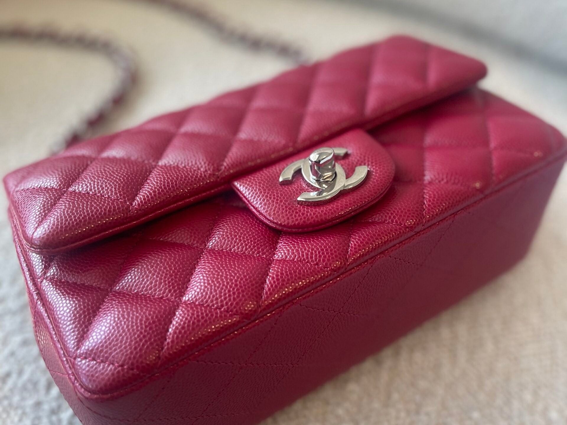 CHANEL Handbag 18B Raspberry Red Caviar Quilted Mini Rectangular Single Flap with Light Gold Hardware -Knockoff
