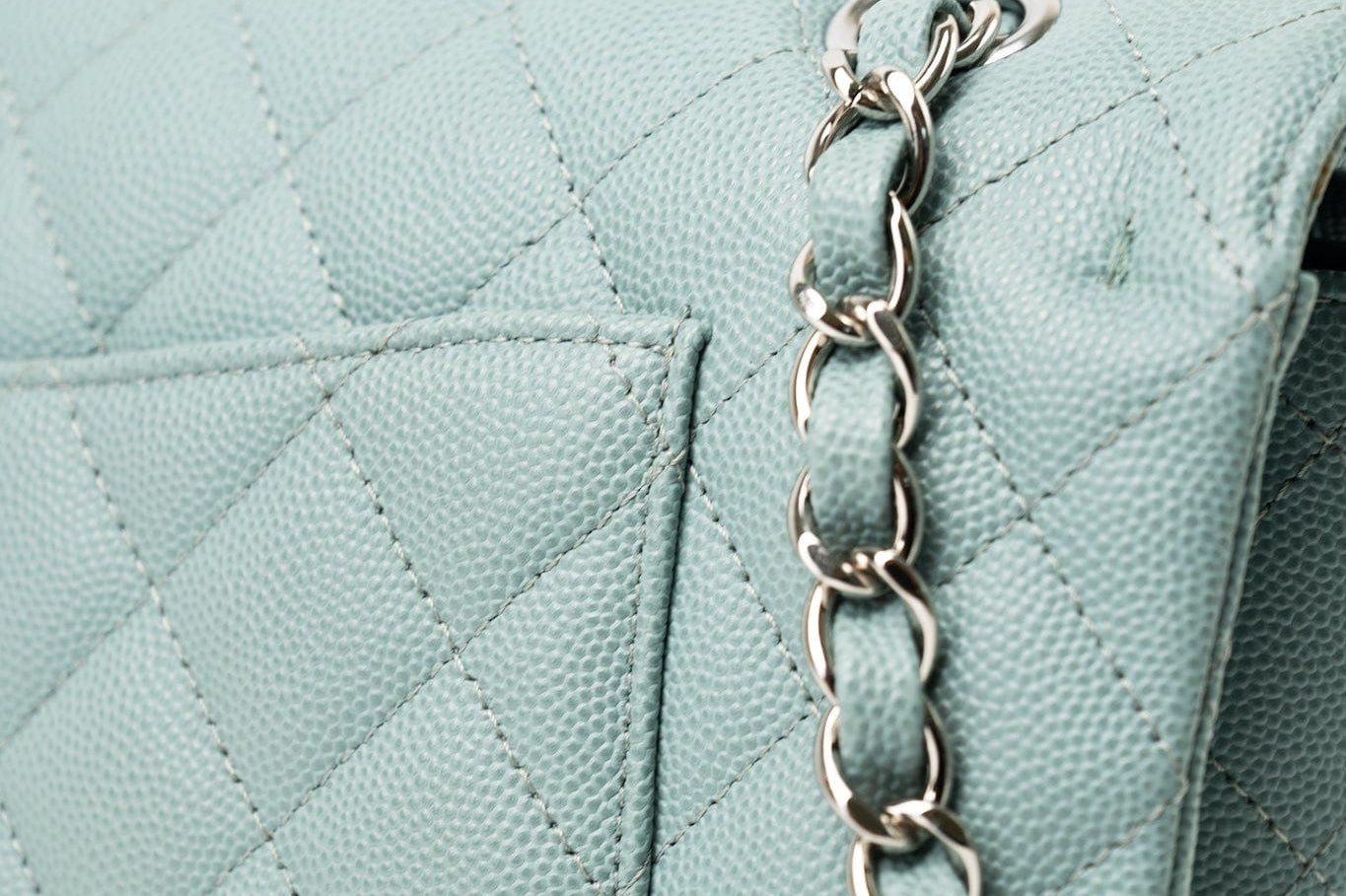 CHANEL Handbag 18C Light Blue Caviar Quilted Medium Classic Flap Edge Stitching Silver Hardware -Knockoff
