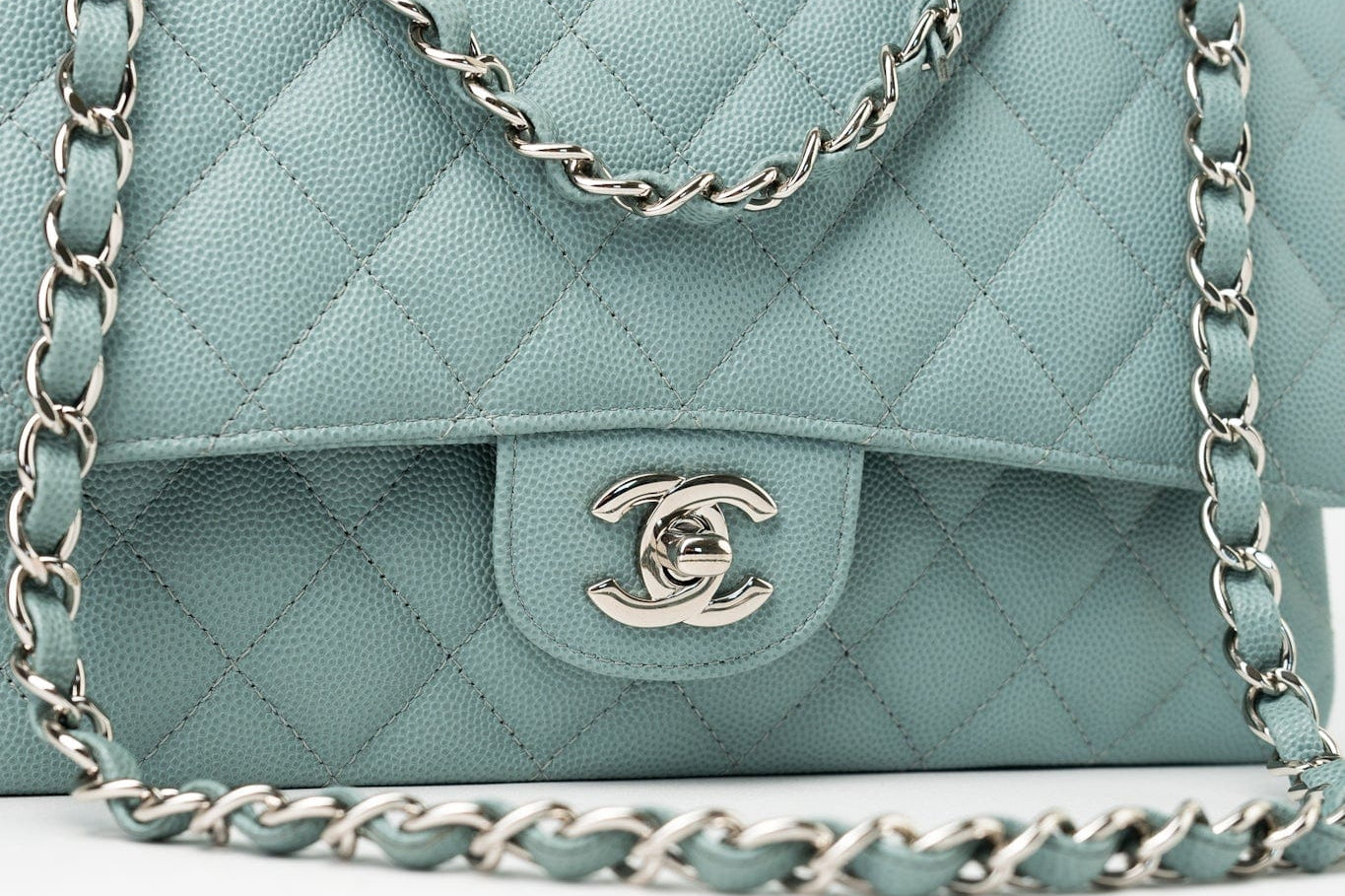 CHANEL Handbag 18C Light Blue Caviar Quilted Medium Classic Flap Edge Stitching Silver Hardware -Knockoff
