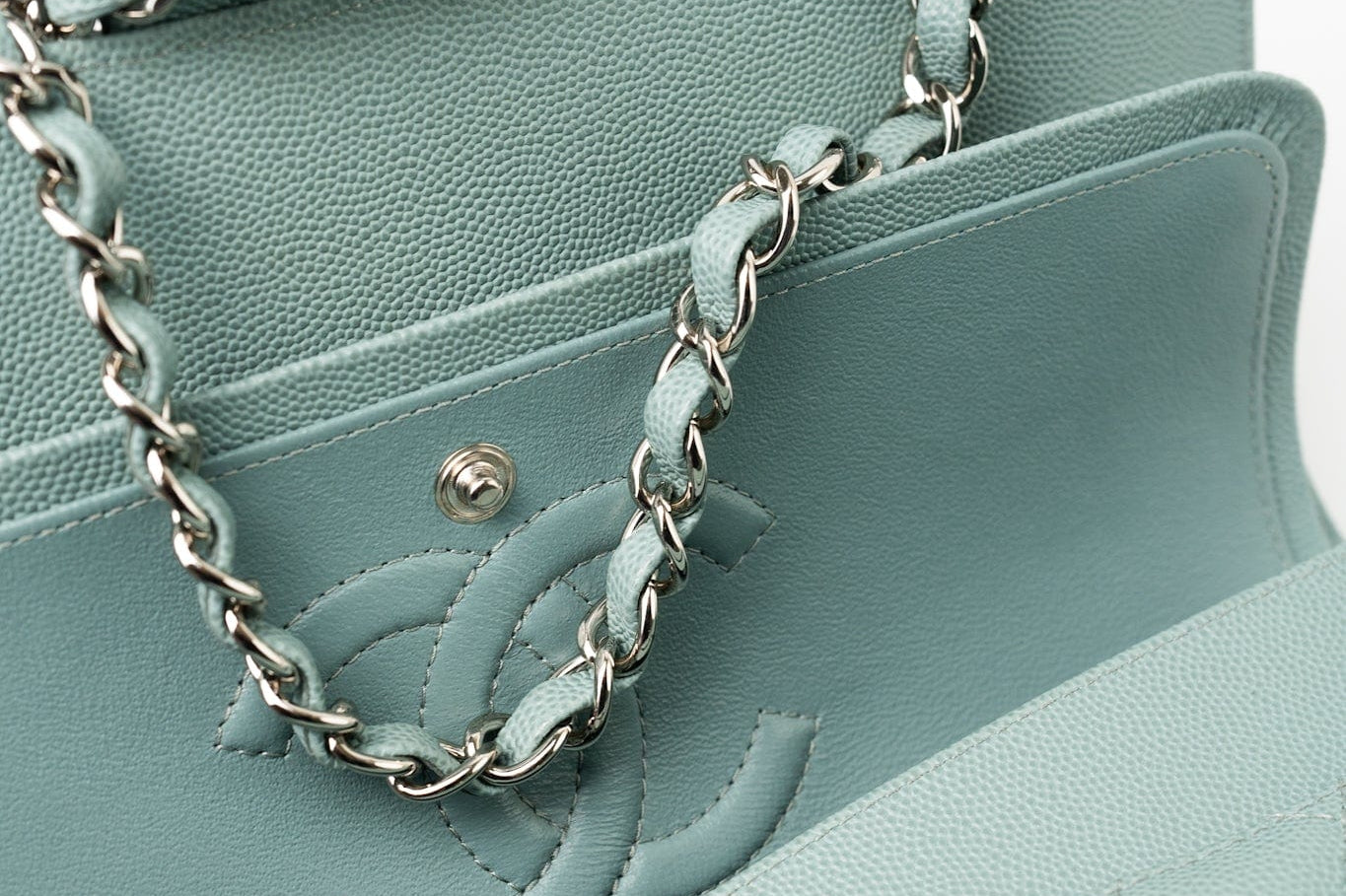 CHANEL Handbag 18C Light Blue Caviar Quilted Medium Classic Flap Edge Stitching Silver Hardware -Knockoff
