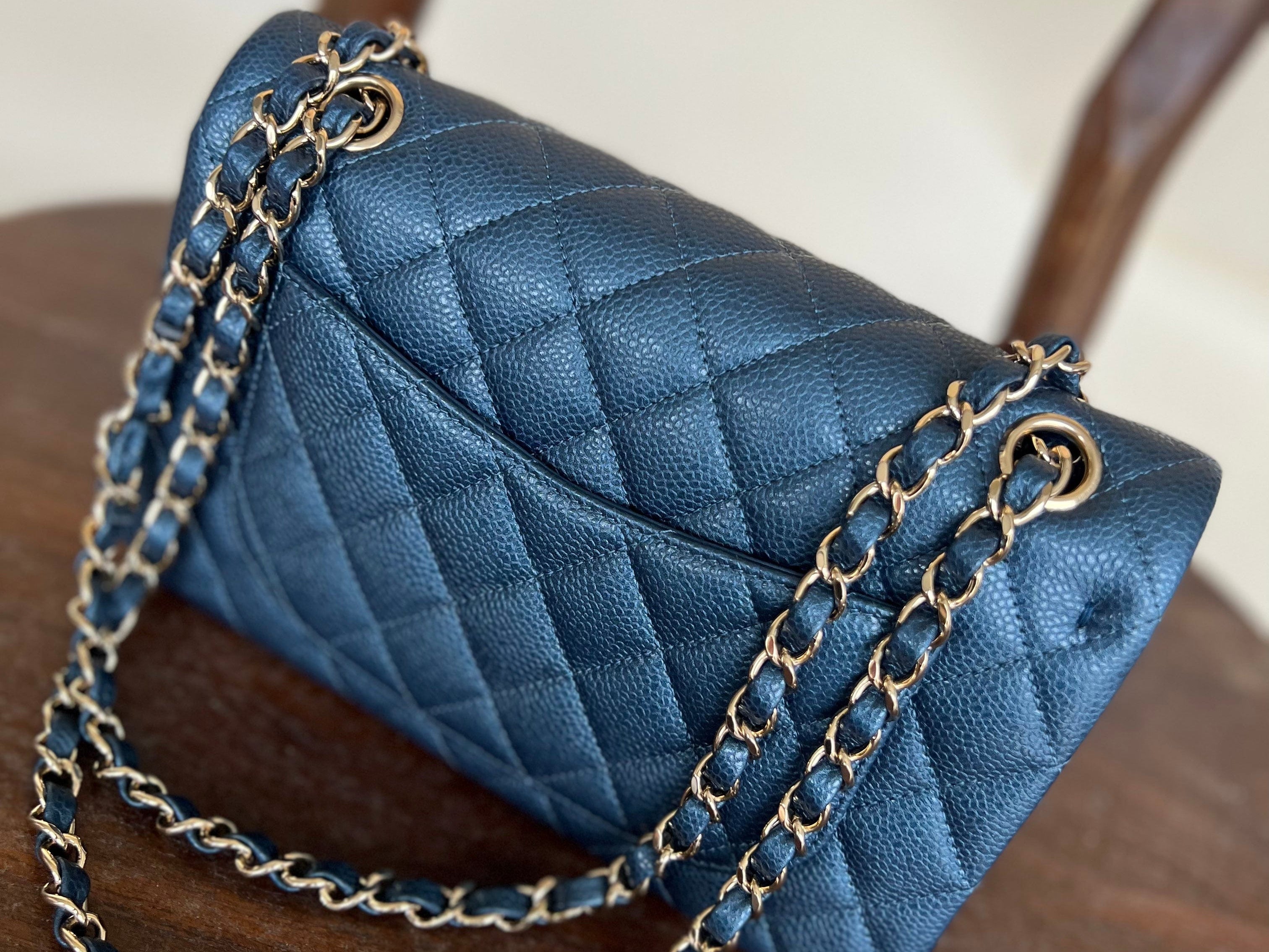 CHANEL Handbag 18S Dark Blue Caviar Quilted Classic Double Flap Light Gold Hardware -Knockoff
