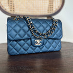 CHANEL Handbag 18S Dark Blue Caviar Quilted Classic Double Flap Light Gold Hardware -Knockoff
