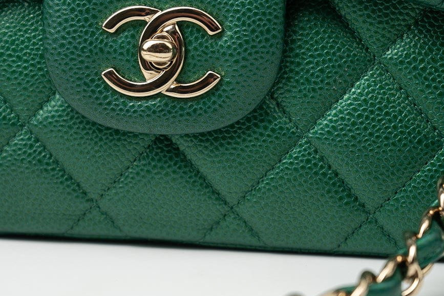 CHANEL Handbag 18S Emerald Green Caviar Quilted Classic Flap Jumbo Light Gold Hardware -Knockoff
