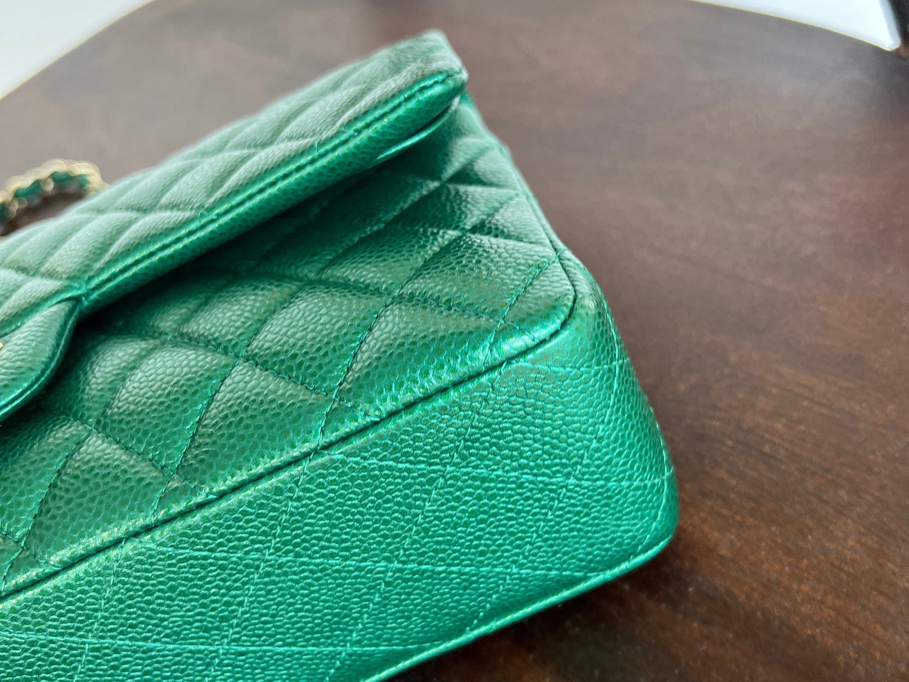 CHANEL Handbag 18S Emerald Green Caviar Quilted Classic Flap Medium Light Gold Hardware -Knockoff
