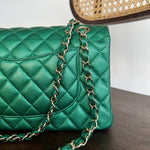 CHANEL Handbag 18S Emerald Green Caviar Quilted Classic Flap Medium Light Gold Hardware -Knockoff
