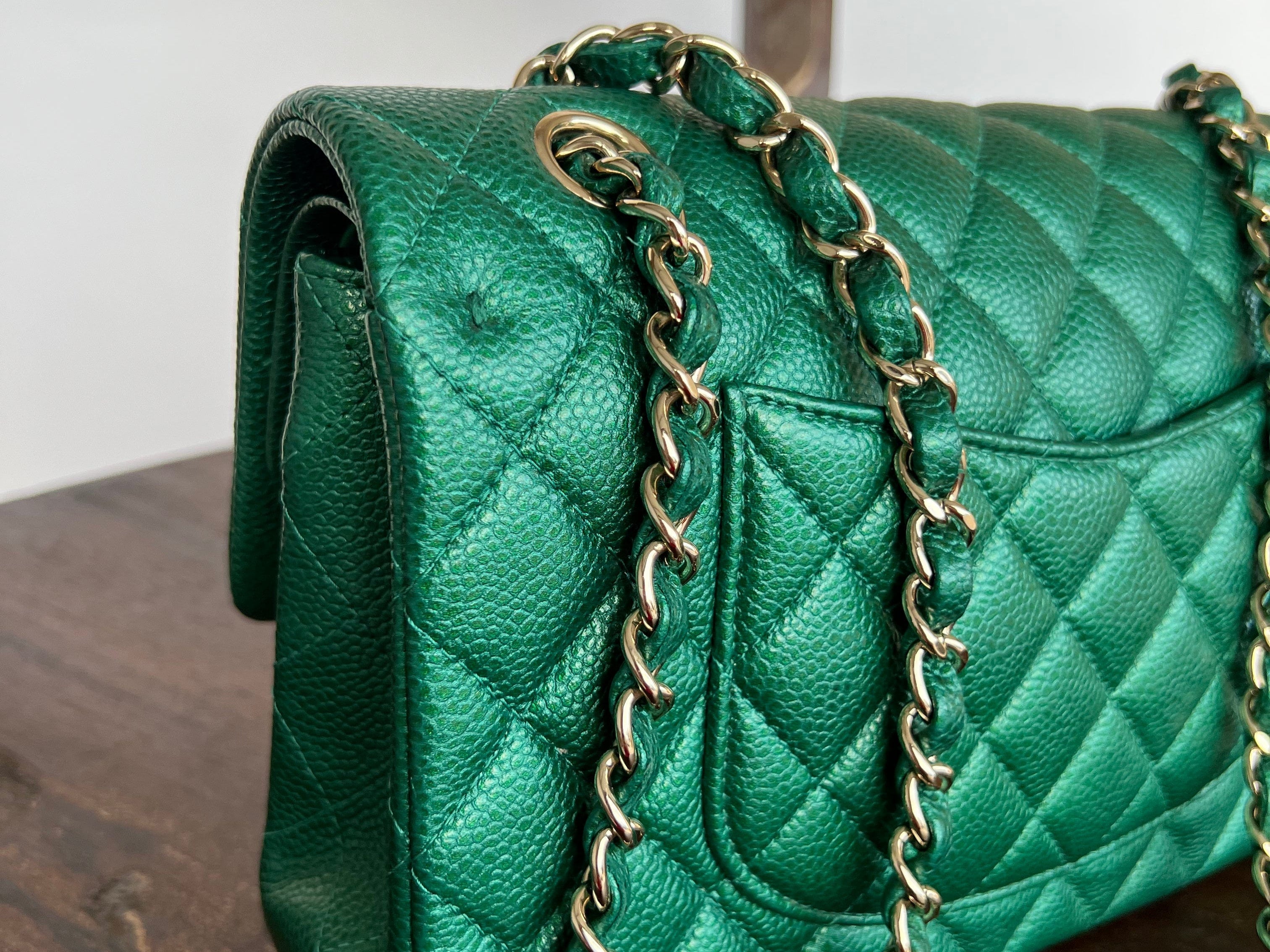 CHANEL Handbag 18S Emerald Green Caviar Quilted Classic Flap Medium Light Gold Hardware -Knockoff
