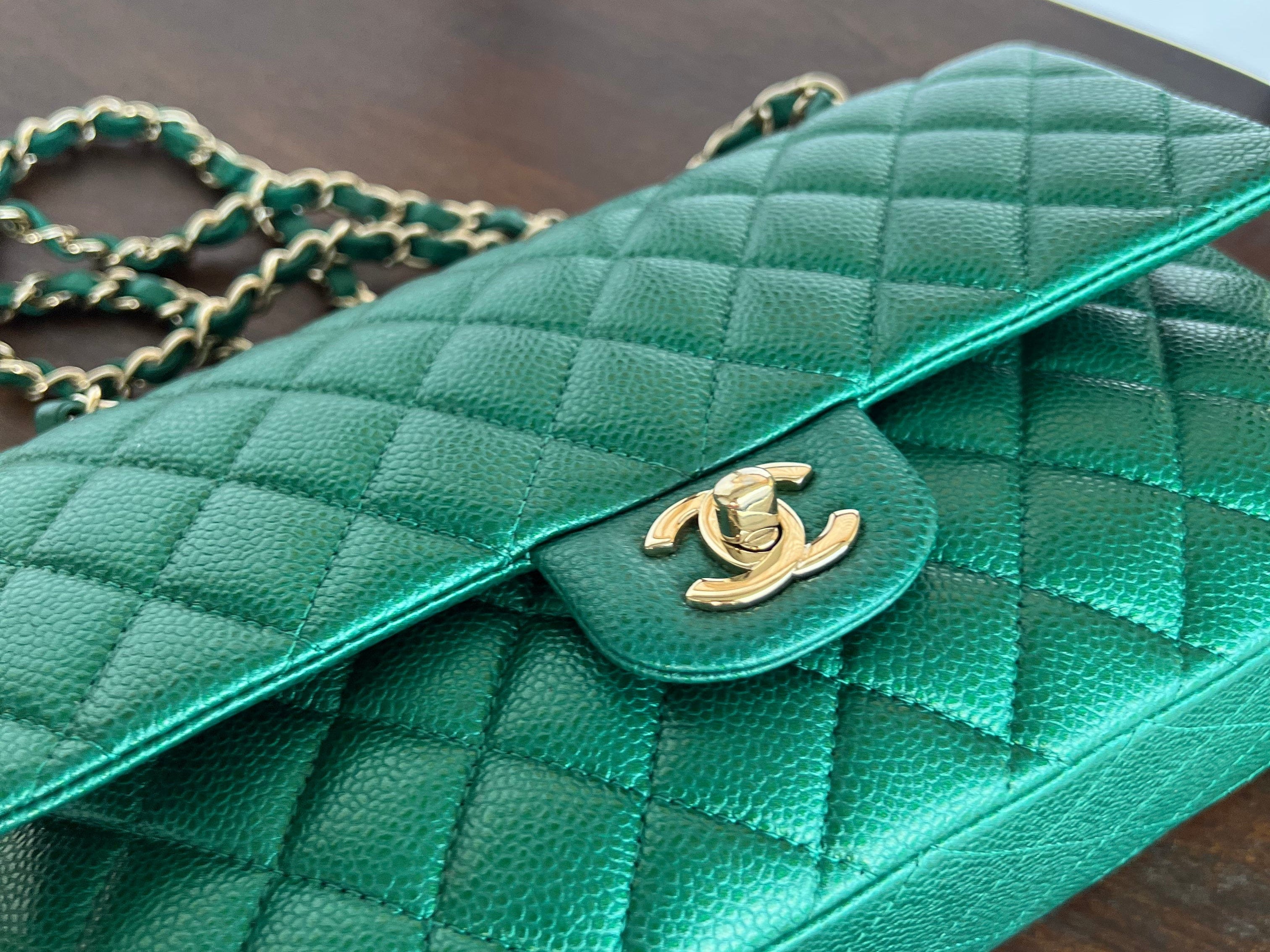 CHANEL Handbag 18S Emerald Green Caviar Quilted Classic Flap Medium Light Gold Hardware -Knockoff
