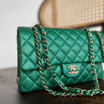 CHANEL Handbag 18S Emerald Green Caviar Quilted Classic Flap Medium Light Gold Hardware -Knockoff
