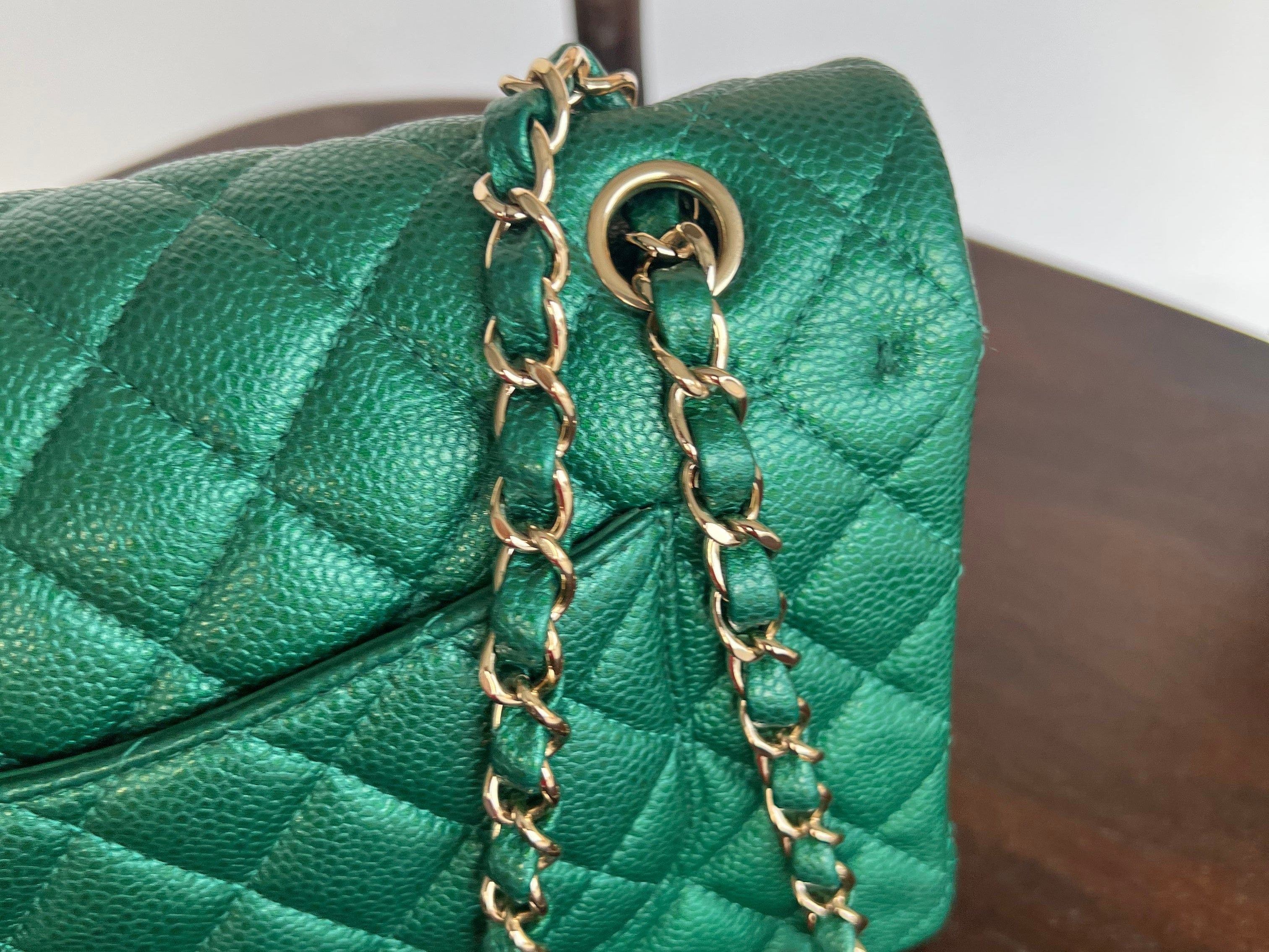 CHANEL Handbag 18S Emerald Green Caviar Quilted Classic Flap Medium Light Gold Hardware -Knockoff
