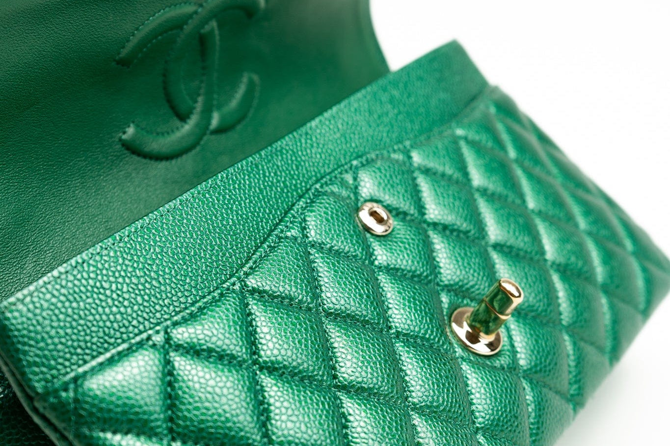 CHANEL Handbag 18S Emerald Green Caviar Quilted Classic Flap Medium Light Gold Hardware -Knockoff
