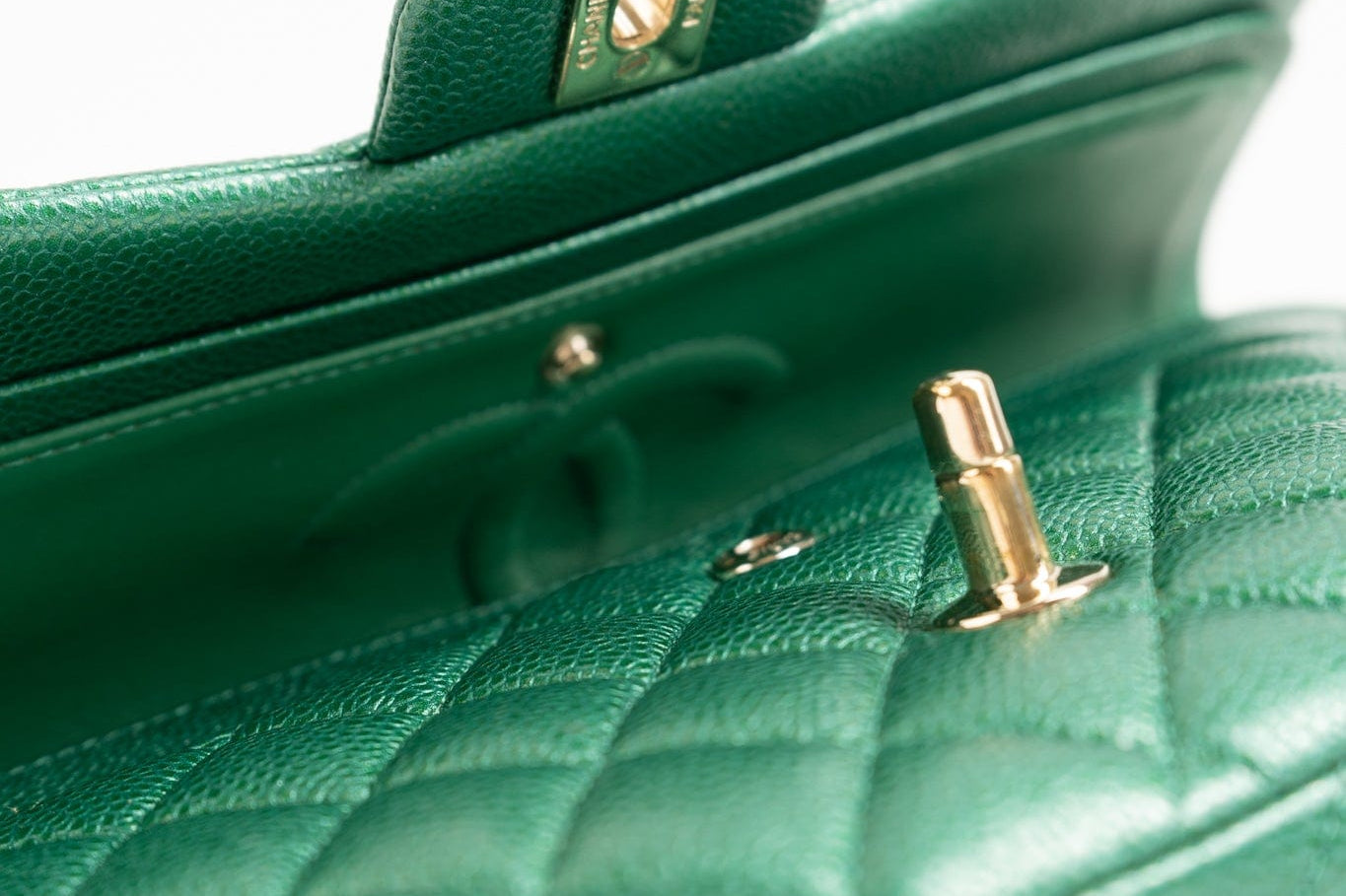 CHANEL Handbag 18S Emerald Green Caviar Quilted Classic Flap Medium Light Gold Hardware -Knockoff
