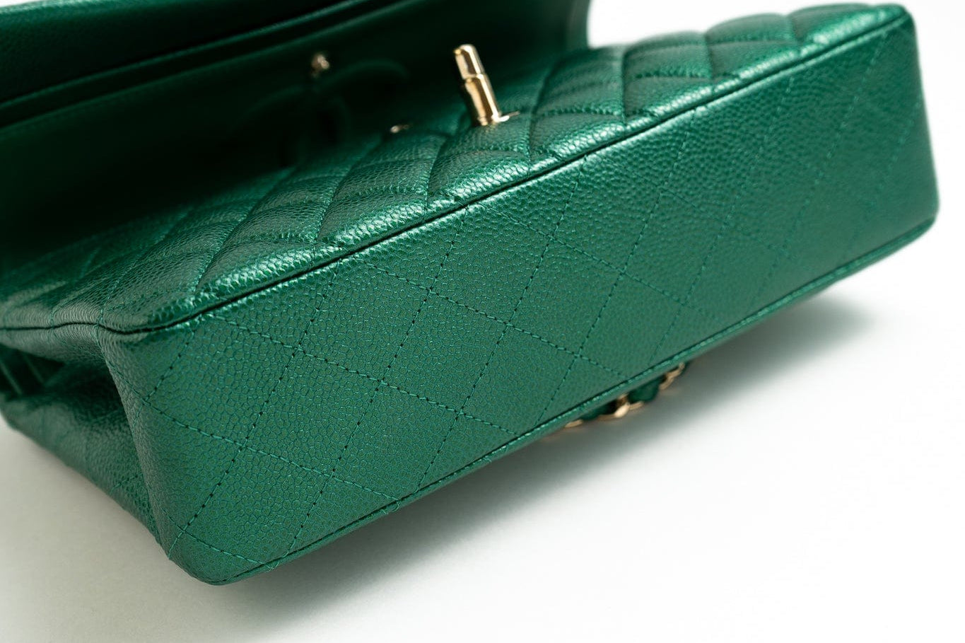 CHANEL Handbag 18S Emerald Green Caviar Quilted Classic Flap Medium Light Gold Hardware -Knockoff
