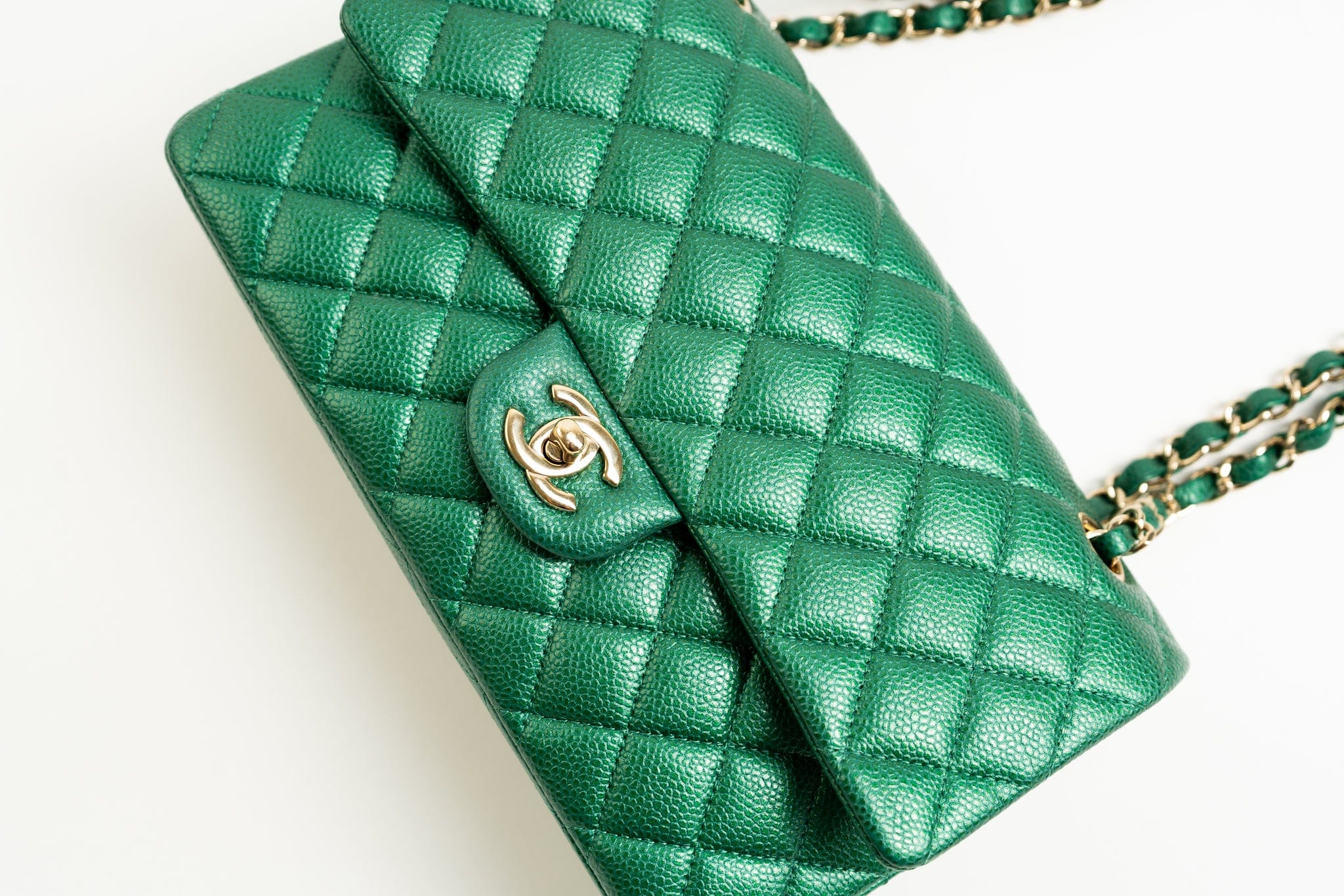 CHANEL Handbag 18S Emerald Green Caviar Quilted Classic Flap Medium Light Gold Hardware -Knockoff
