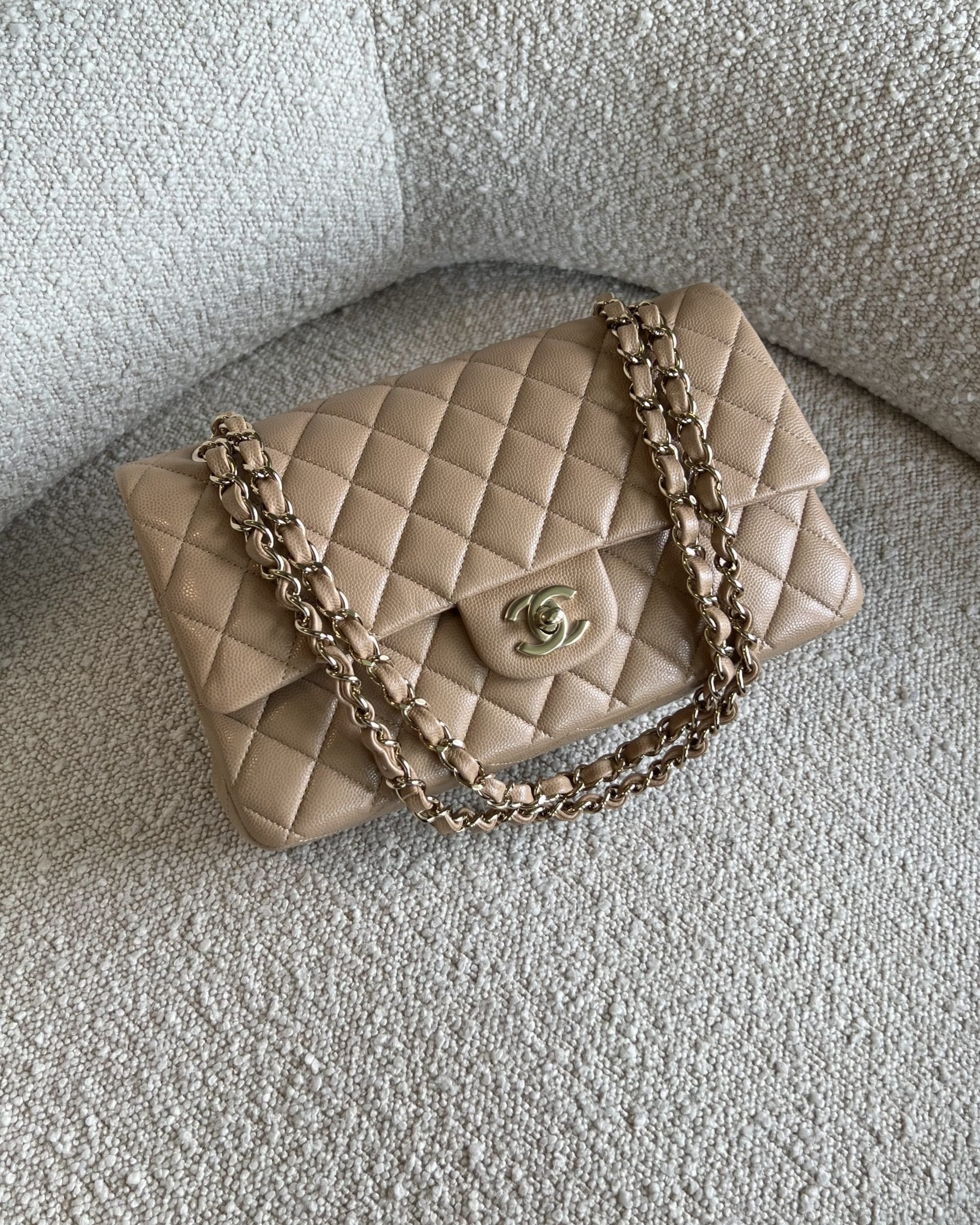 CHANEL Handbag 19B Dark Beige Caviar Quilted Classic Flap Medium LGHW -Knockoff
