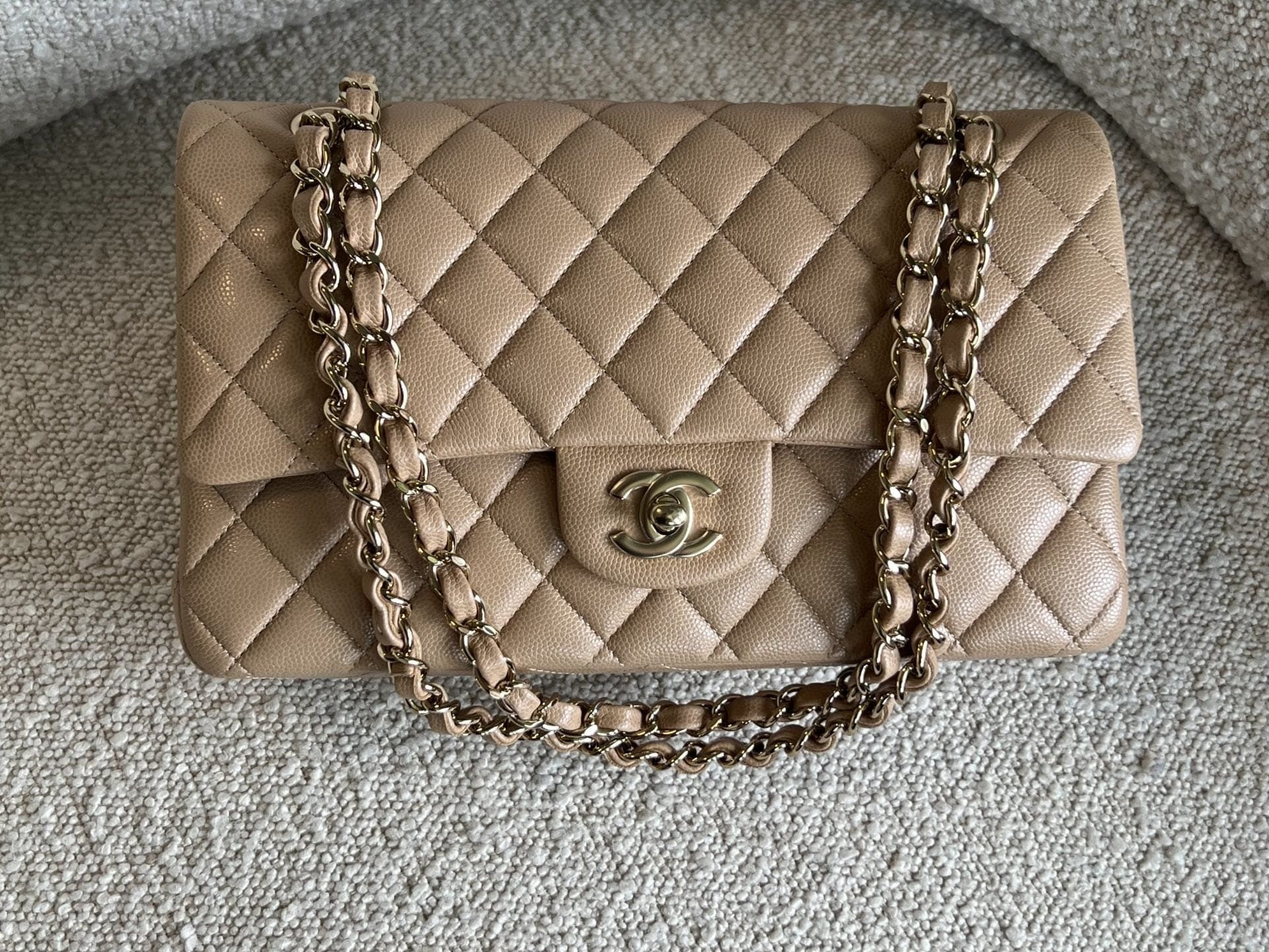 CHANEL Handbag 19B Dark Beige Caviar Quilted Classic Flap Medium LGHW -Knockoff
