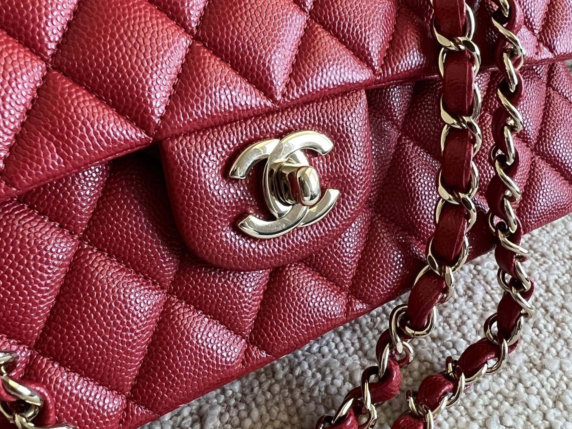 CHANEL Handbag 19B Red Caviar Quilted Classic Flap Medium SHW -Knockoff
