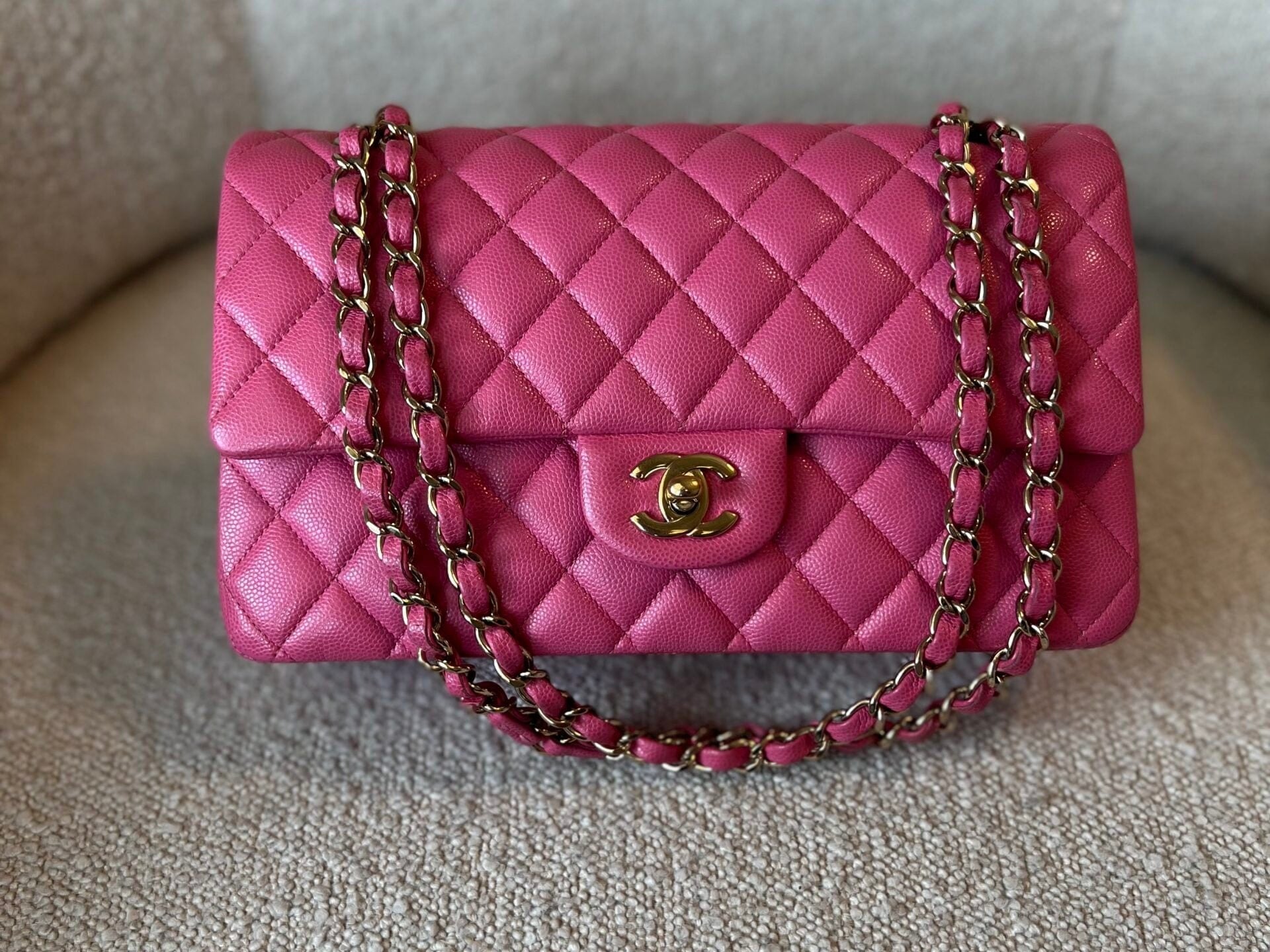 CHANEL Handbag 19C Pink Caviar Quilted Classic Flap Medium LGHW -Knockoff
