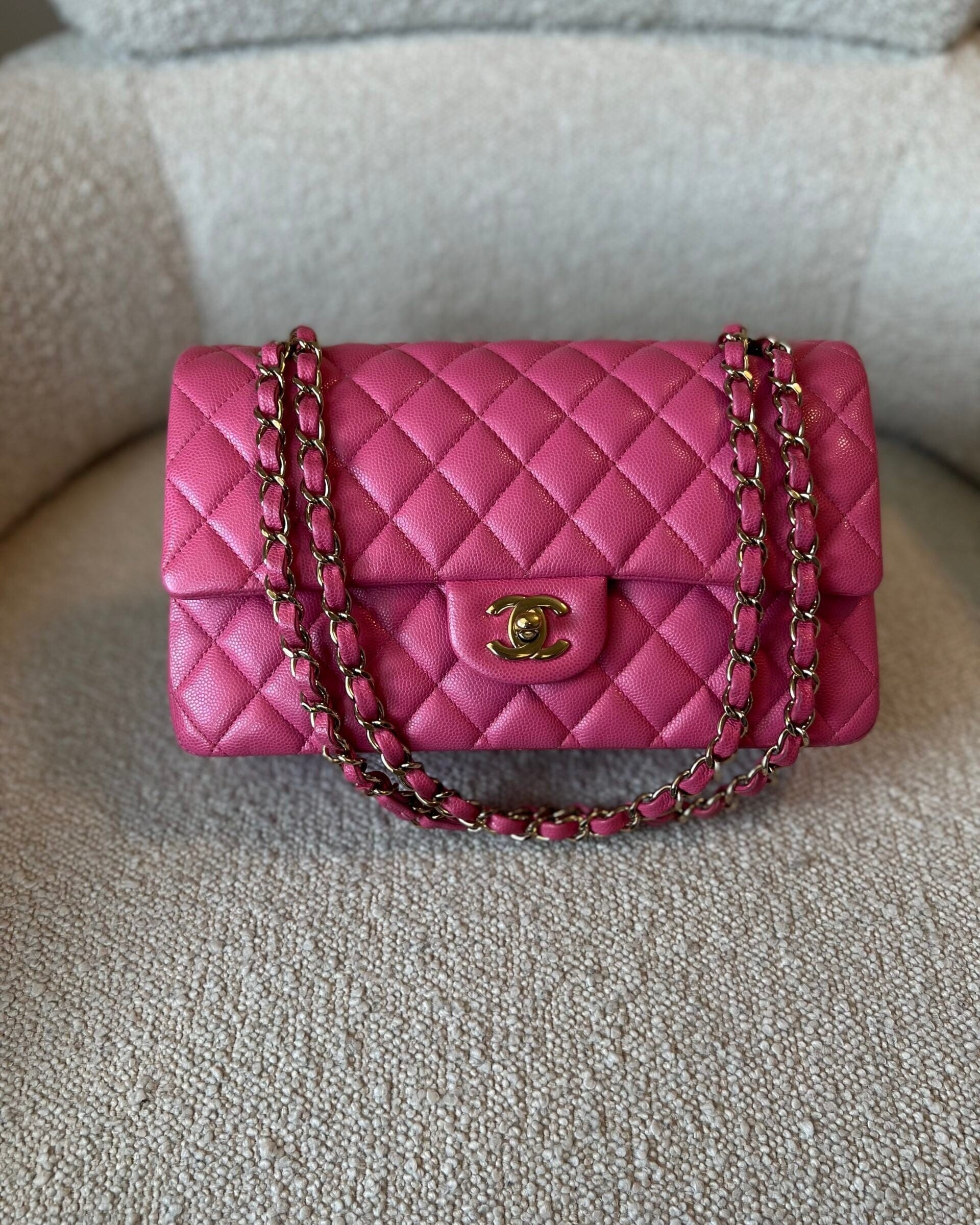 CHANEL Handbag 19C Pink Caviar Quilted Classic Flap Medium LGHW -Knockoff
