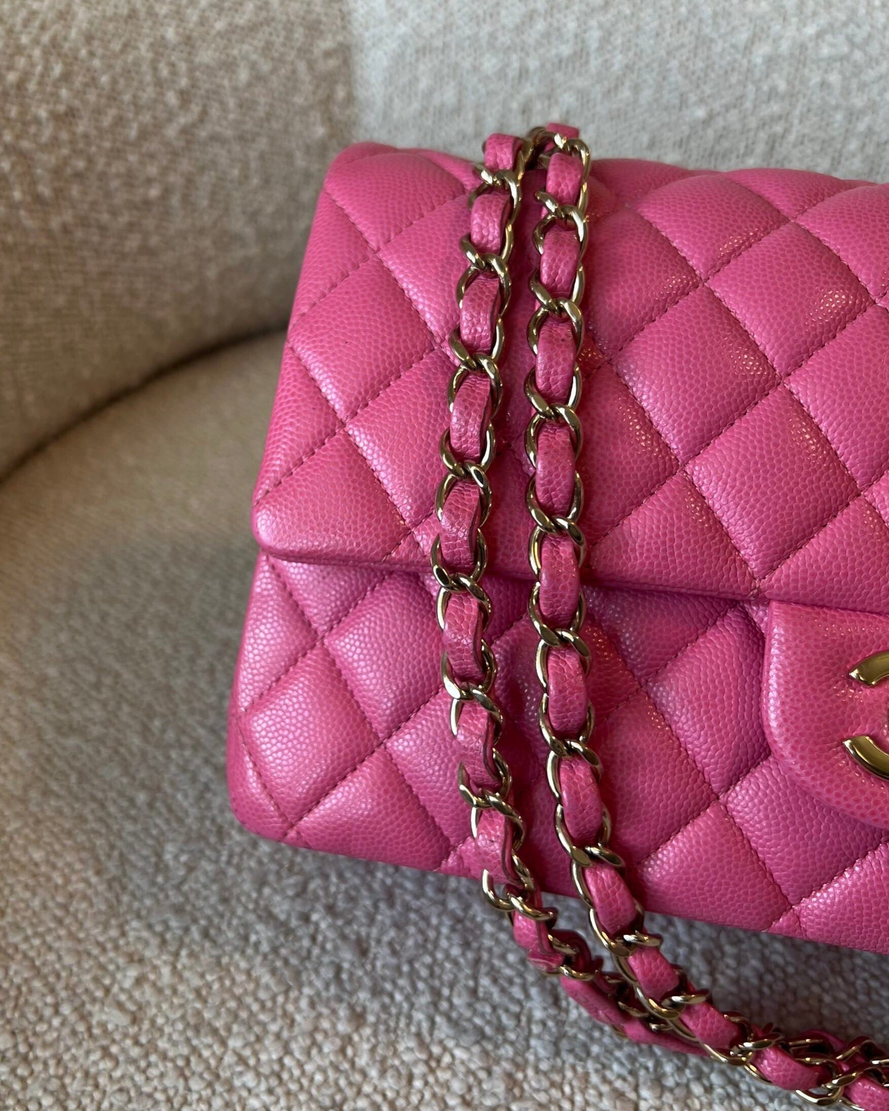 CHANEL Handbag 19C Pink Caviar Quilted Classic Flap Medium LGHW -Knockoff
