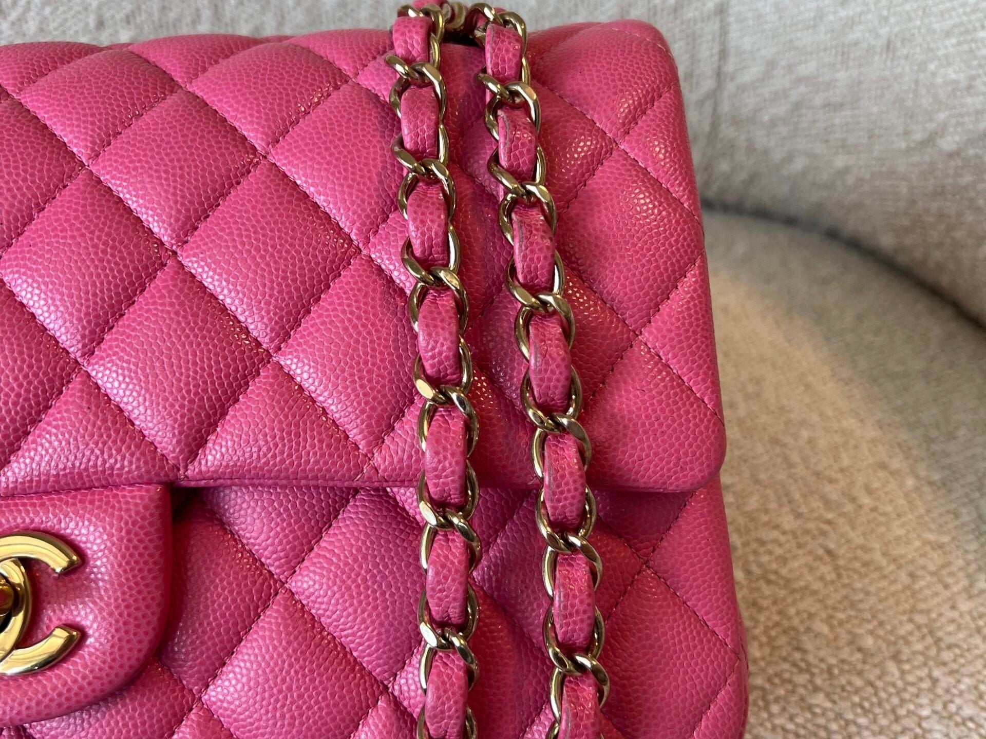 CHANEL Handbag 19C Pink Caviar Quilted Classic Flap Medium LGHW -Knockoff
