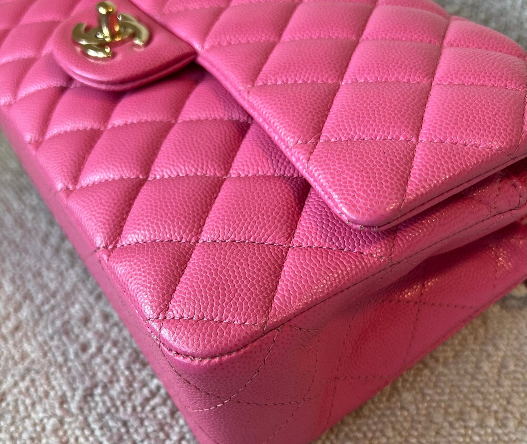 CHANEL Handbag 19C Pink Caviar Quilted Classic Flap Medium LGHW -Knockoff
