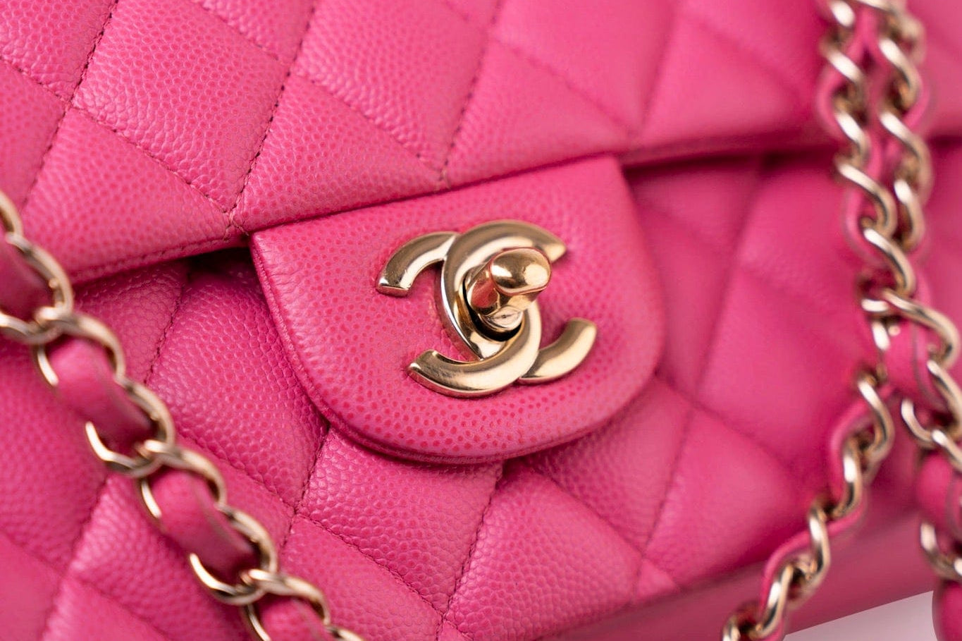 CHANEL Handbag 19C Pink Caviar Quilted Classic Flap Medium LGHW -Knockoff
