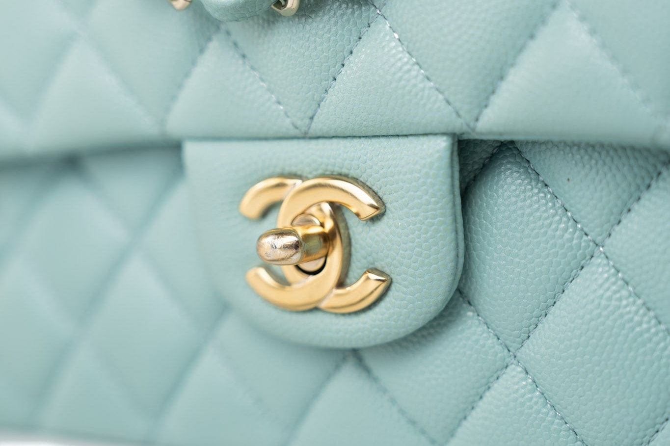 CHANEL Handbag 19c Tiffany Blue Caviar Quilted Classic Flap Light Gold Hardware -Knockoff
