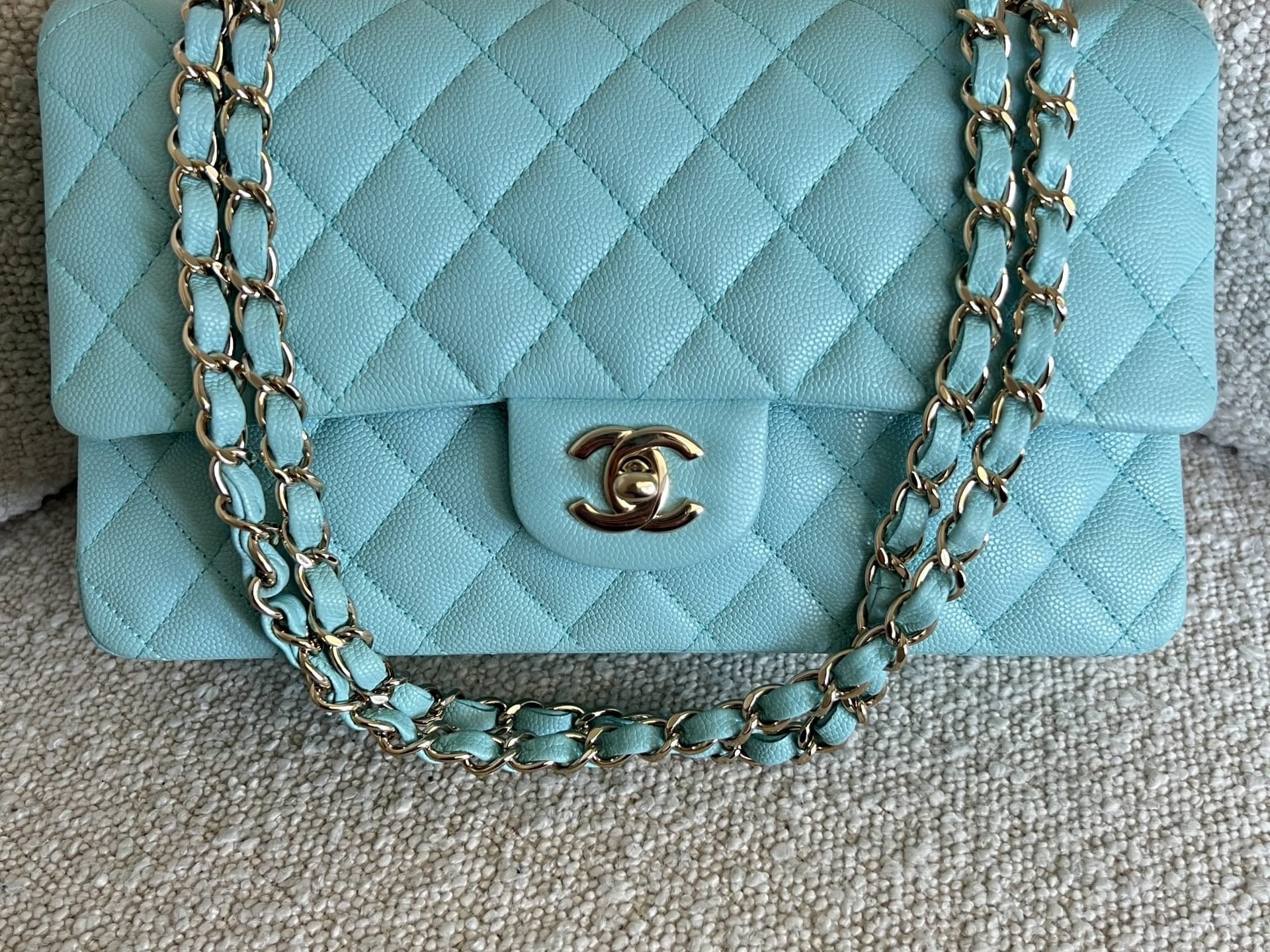 CHANEL Handbag 19C Tiffany Blue  Caviar Quilted Classic Flap Medium LGHW -Knockoff
