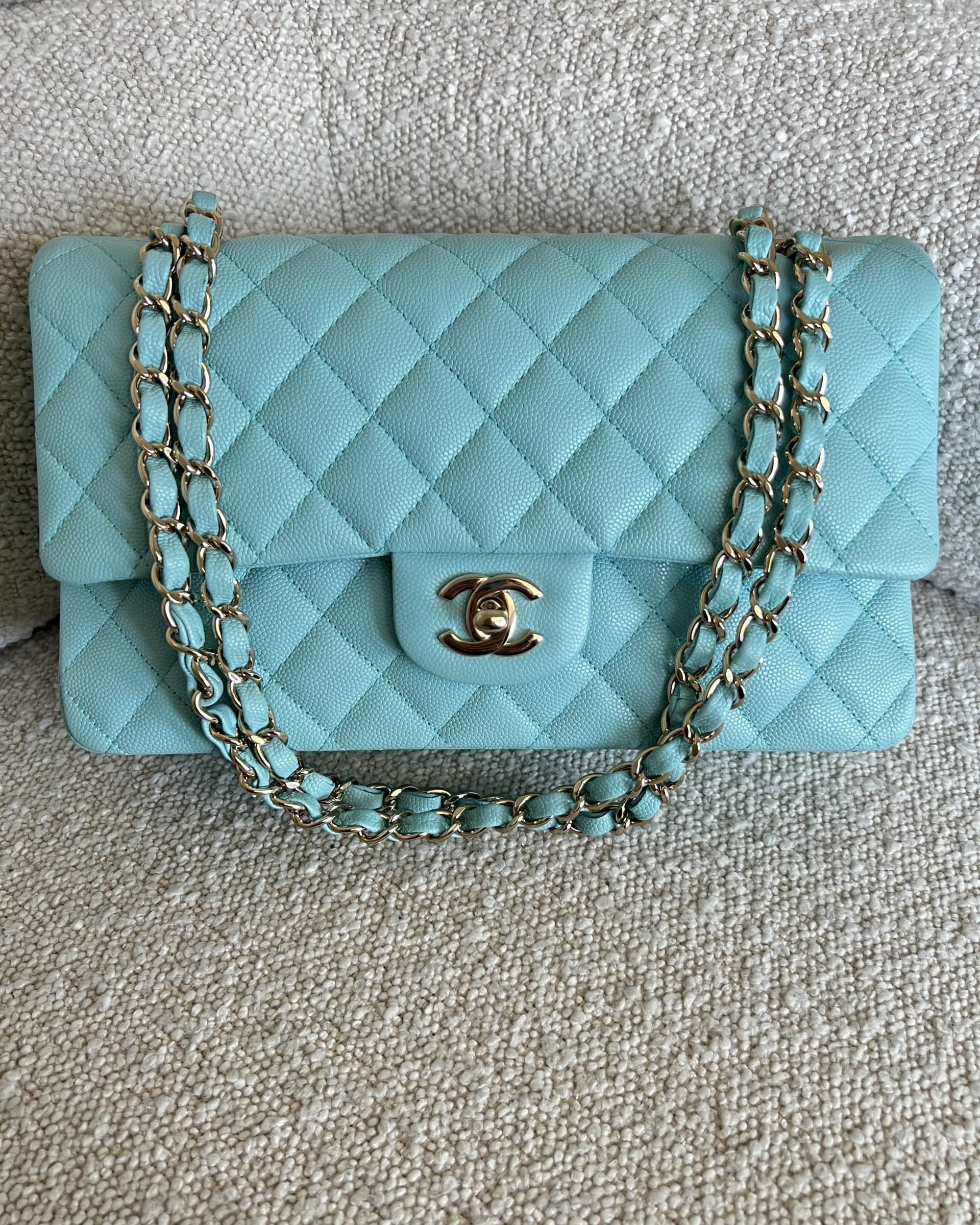 CHANEL Handbag 19C Tiffany Blue  Caviar Quilted Classic Flap Medium LGHW -Knockoff
