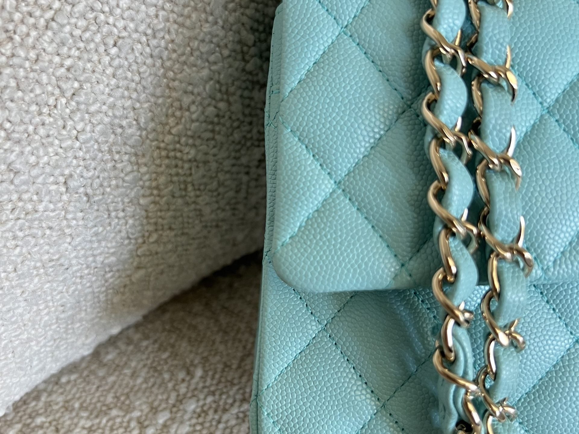 CHANEL Handbag 19C Tiffany Blue  Caviar Quilted Classic Flap Medium LGHW -Knockoff
