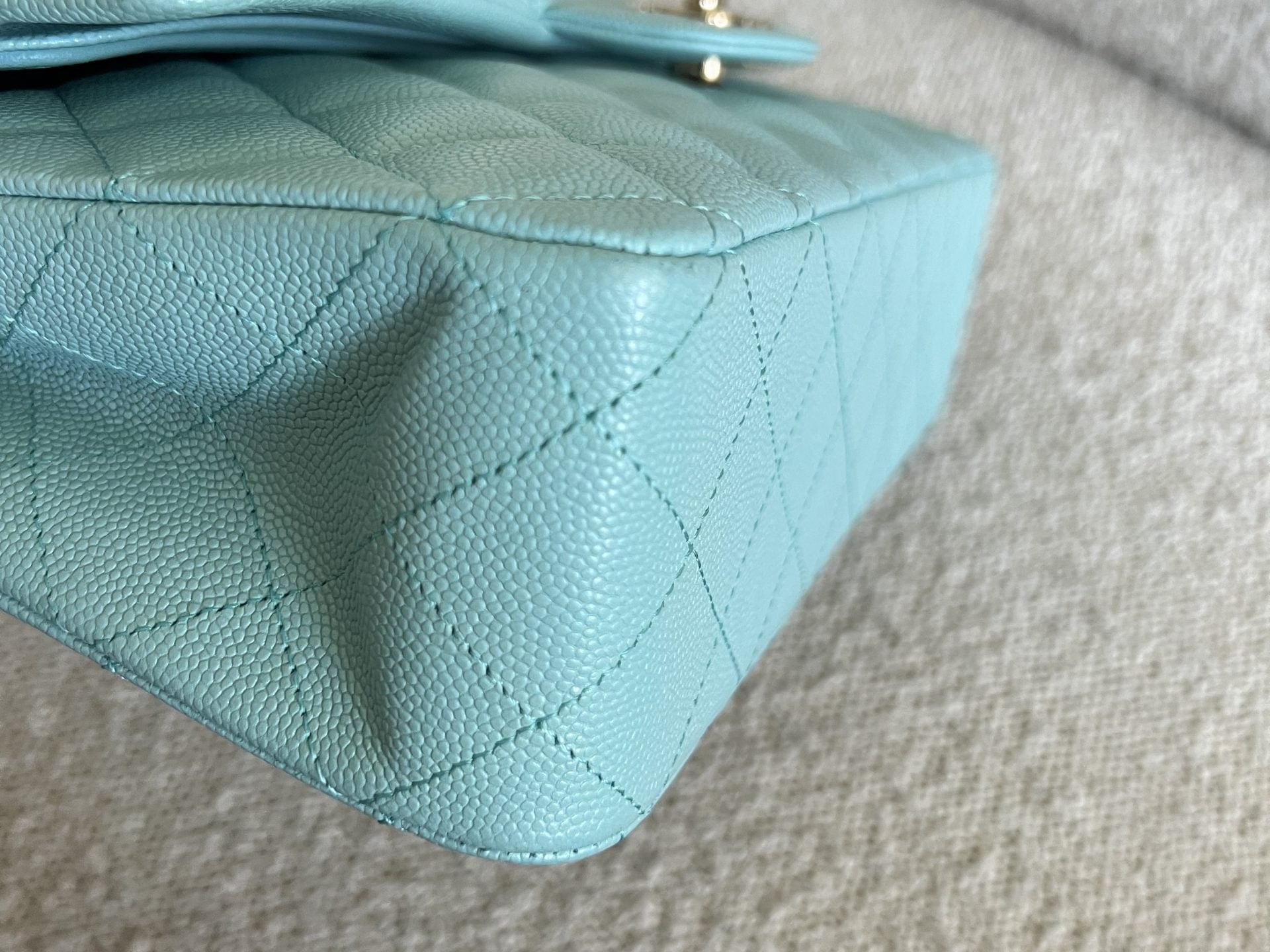 CHANEL Handbag 19C Tiffany Blue  Caviar Quilted Classic Flap Medium LGHW -Knockoff
